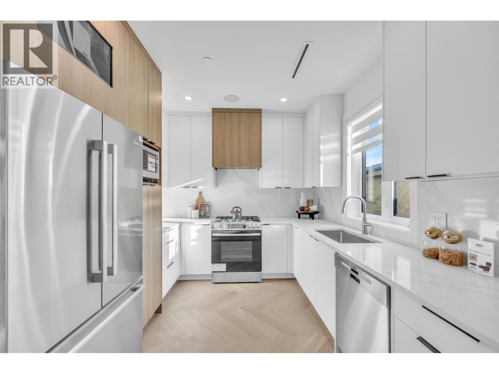 2153 E 20th Avenue, Vancouver, British Columbia  V5N 2L5 - Photo 8 - R3091119