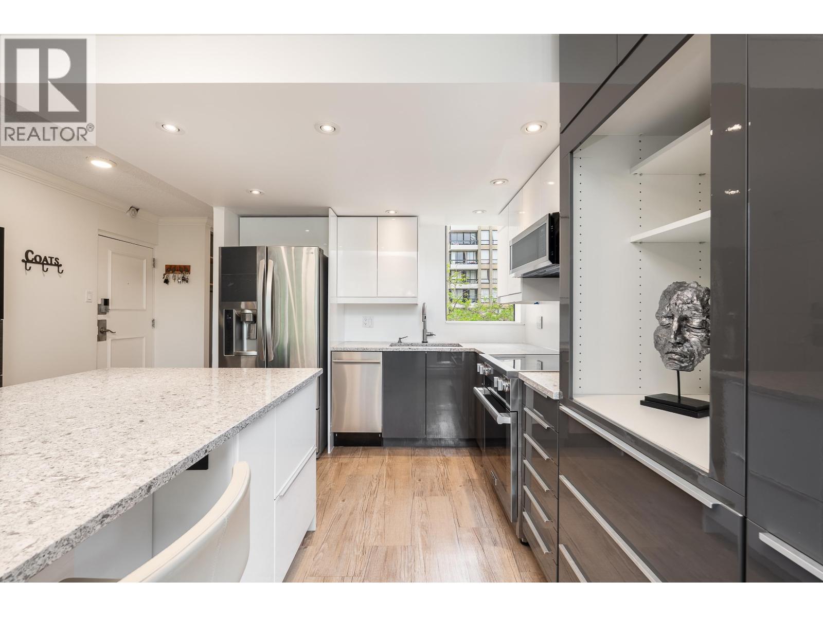 201 1995 Beach Avenue, Vancouver, British Columbia  V6G 2Y3 - Photo 11 - R3091136