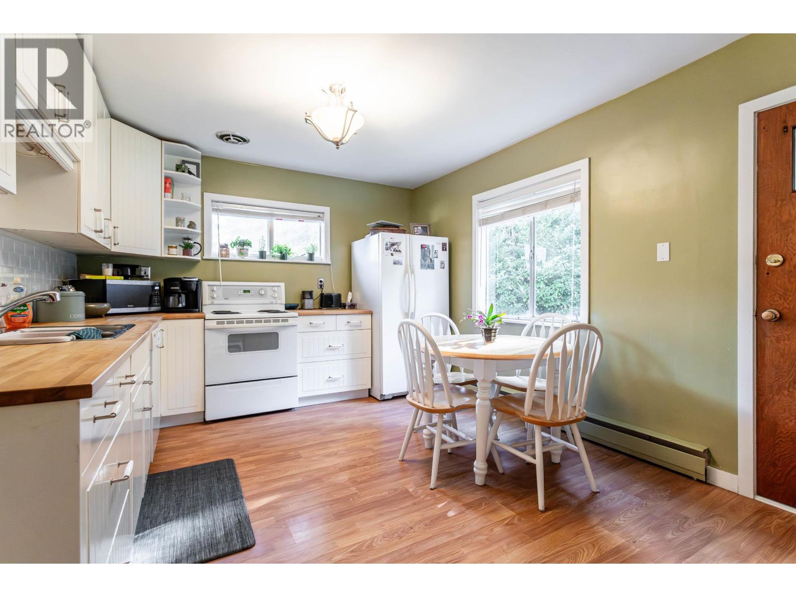 2210 Hope Street, Port Moody, British Columbia  V3H 3E4 - Photo 10 - R3091121