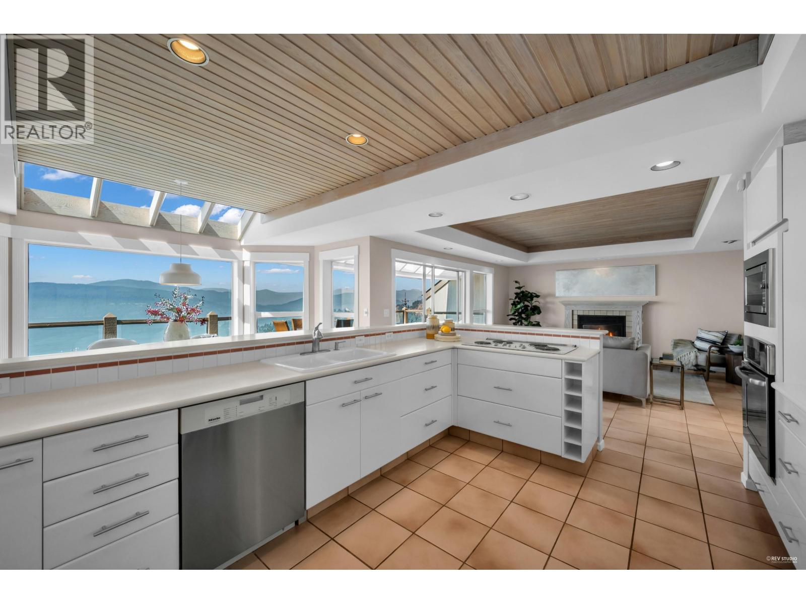 5433 Monte Bre Place, West Vancouver, British Columbia  V7W 3A8 - Photo 10 - R3091140