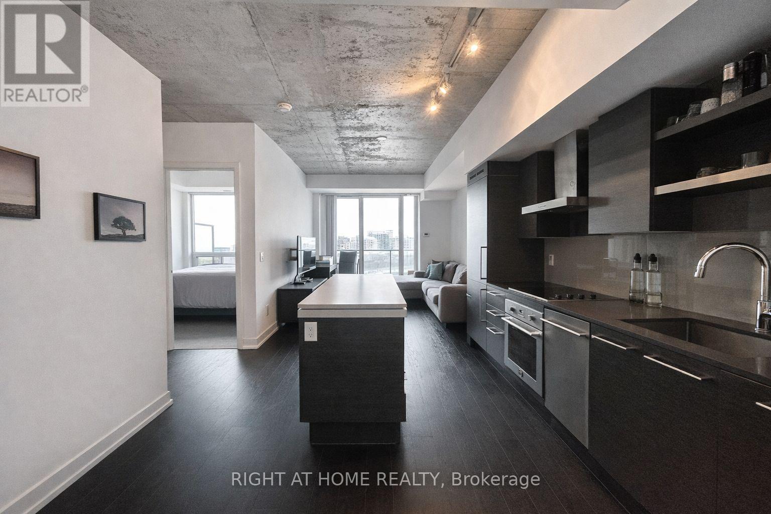 LPH23 - 1030 KING STREET W, Toronto, Ontario