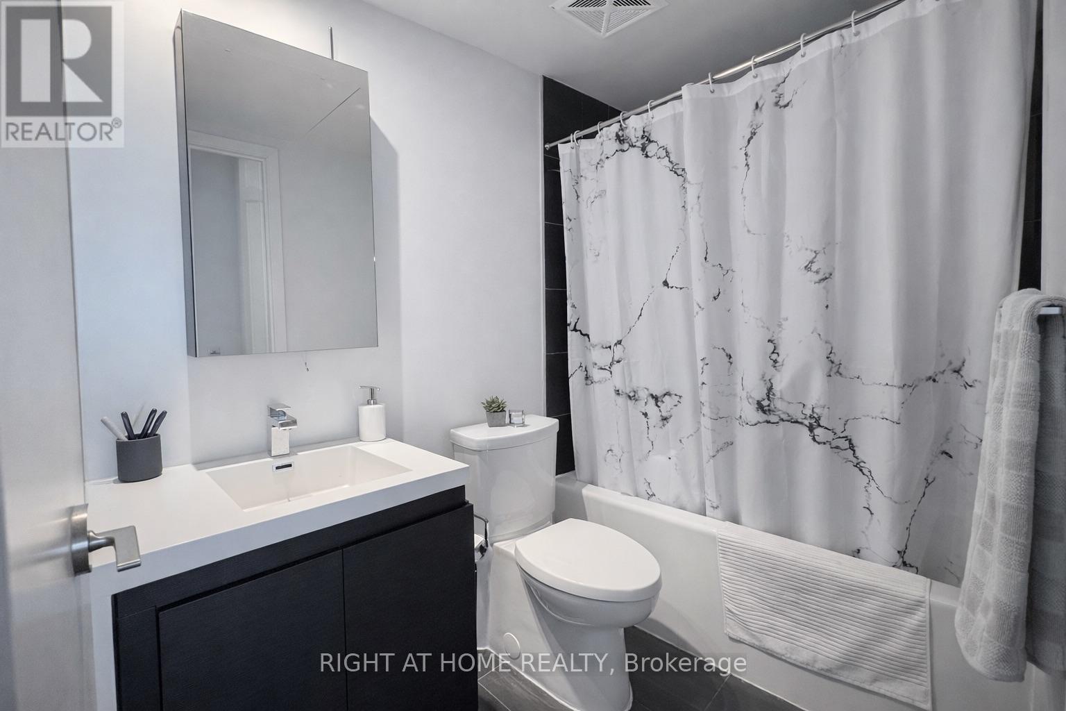 Lph23 - 1030 King Street W, Toronto, Ontario  M6K 3N3 - Photo 18 - C12798850