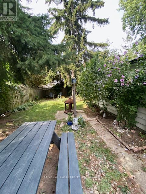 6 Warvet Crescent, Toronto, Ontario  M4B 1P3 - Photo 29 - E12792224