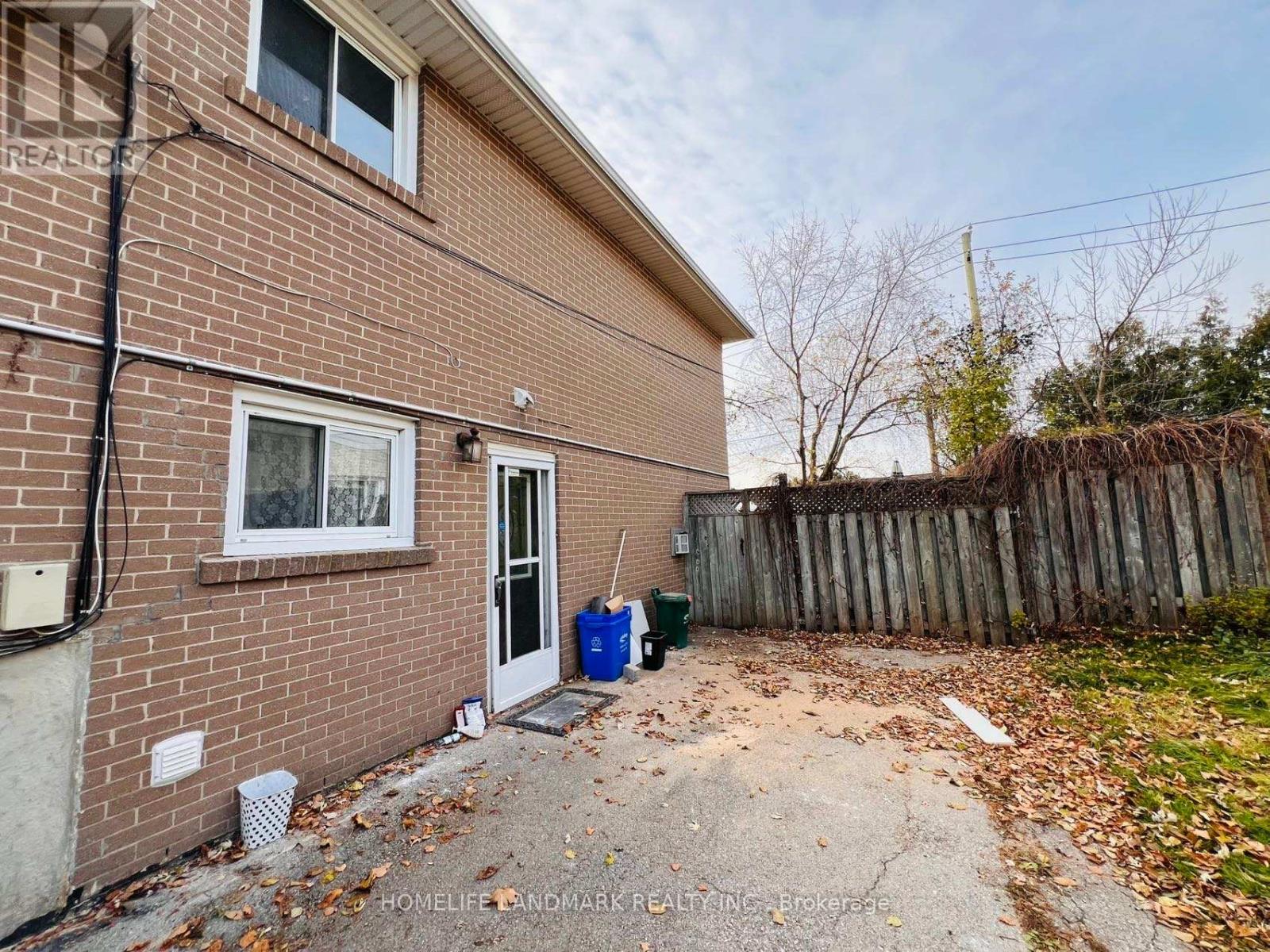 Ground - 1262 Napier Crescent, Oakville, Ontario  L6H 2A4 - Photo 2 - W12658866