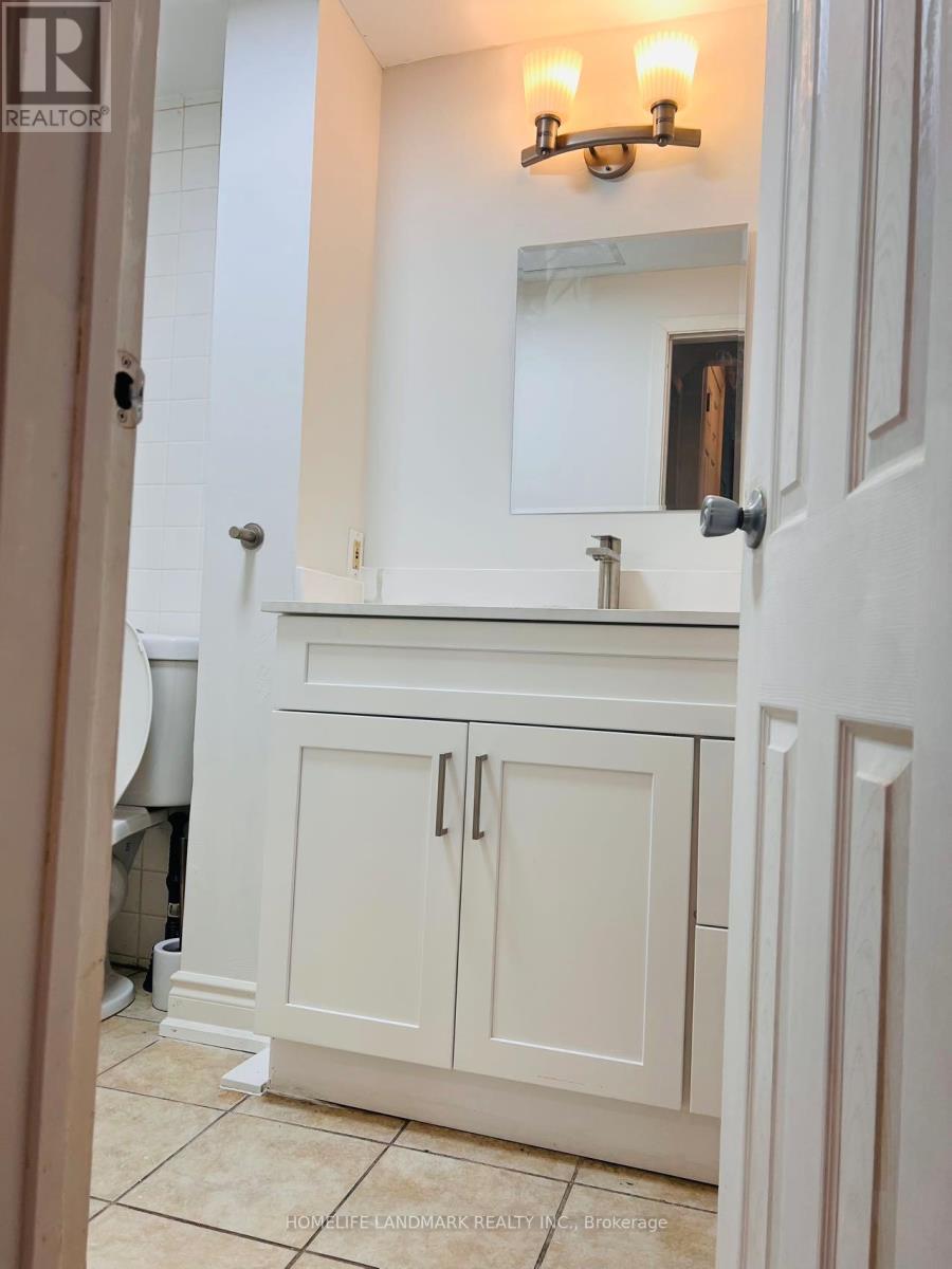 Ground - 1262 Napier Crescent, Oakville, Ontario  L6H 2A4 - Photo 7 - W12658866