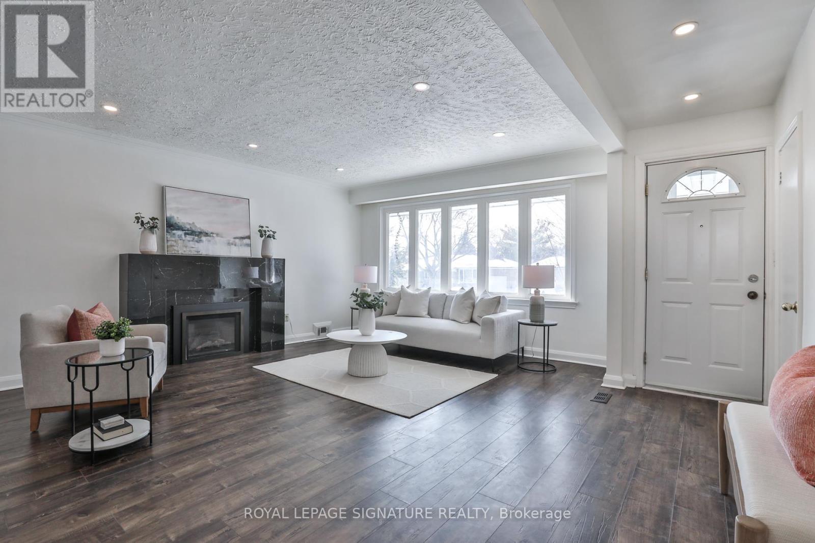 27 Lejune Road, Toronto, Ontario  M1T 2S6 - Photo 4 - E12798832