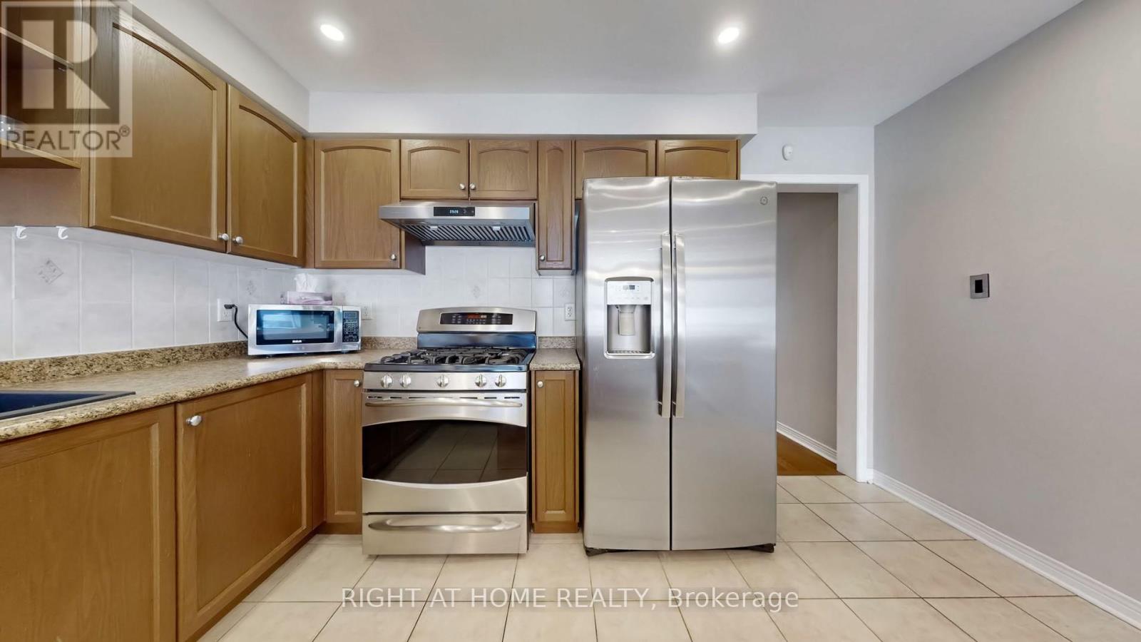 49 Wilkes Crescent, Toronto, Ontario  M1L 0B4 - Photo 13 - E12798892