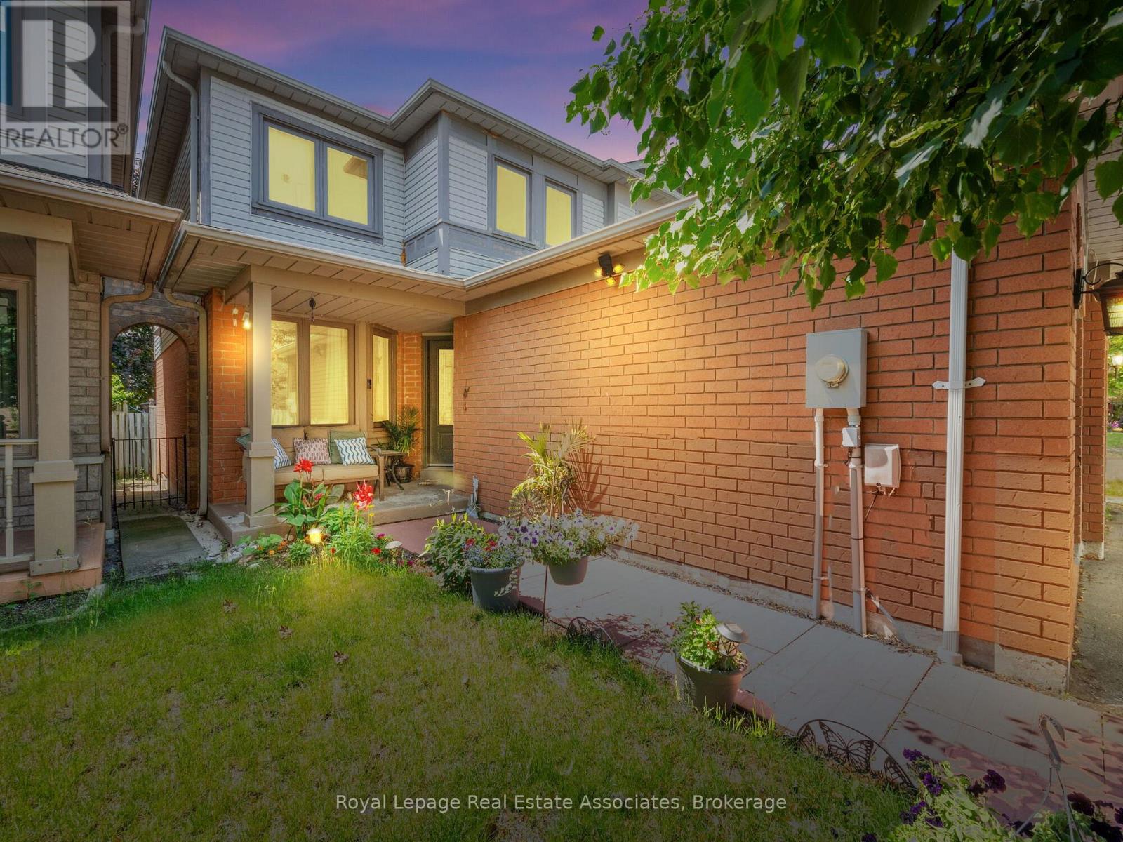 4 Greengrove Way, Whitby, Ontario L1R 2N4 - Photo 4 - E12798934