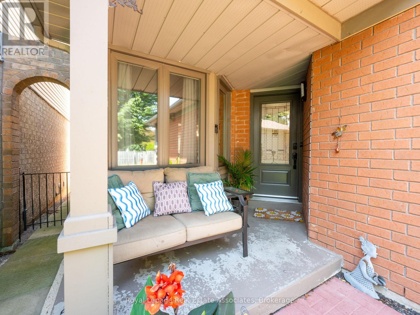 4 Greengrove Way, Whitby, Ontario L1R 2N4 - Photo 5 - E12798934