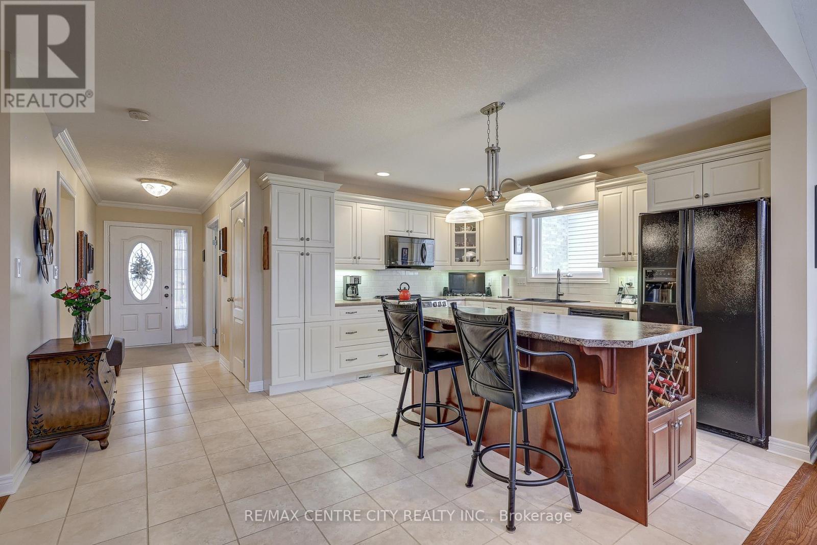 17 Hickory Lane, St. Thomas, Ontario  N5R 6K8 - Photo 14 - X12691422