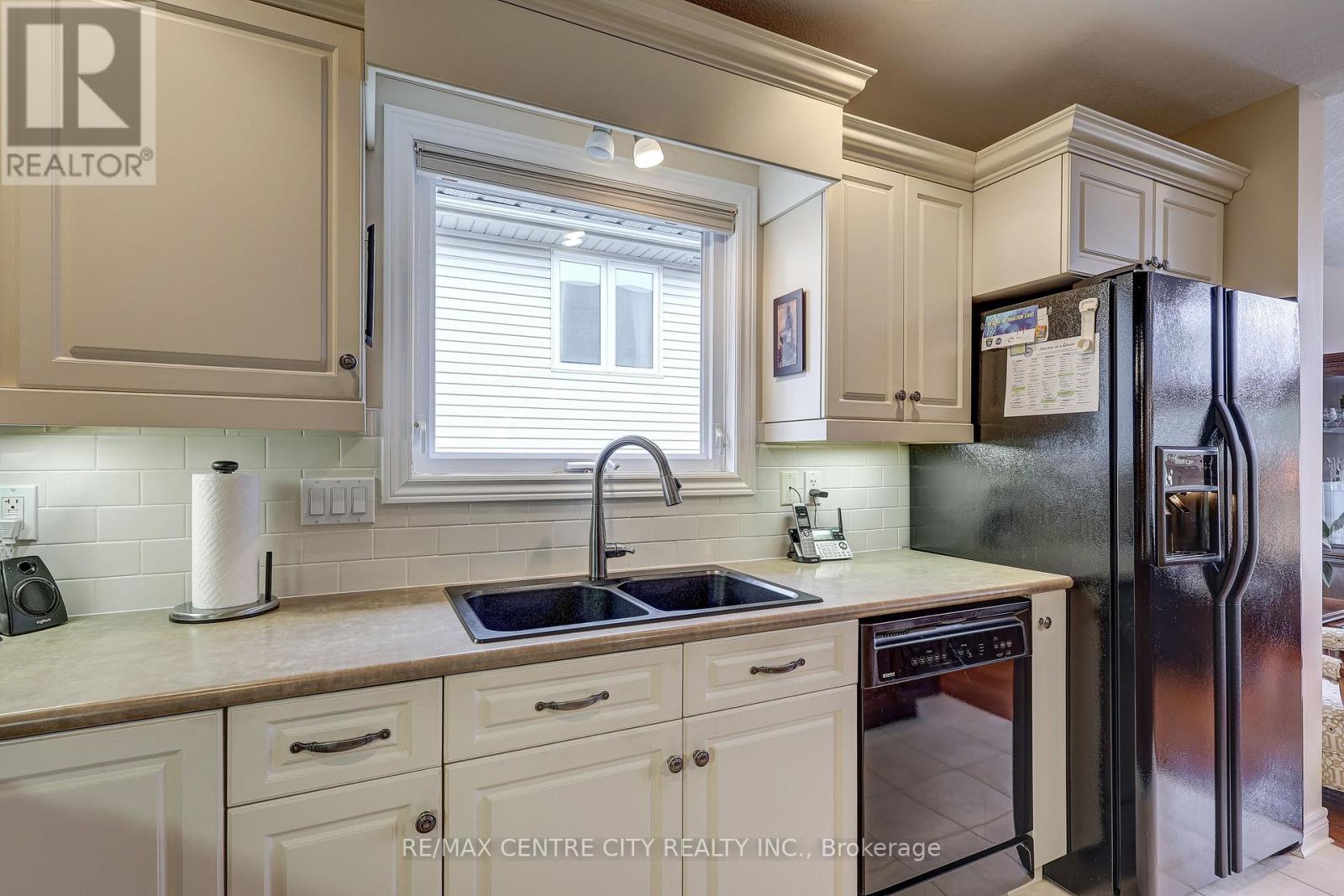 17 Hickory Lane, St. Thomas, Ontario  N5R 6K8 - Photo 19 - X12691422