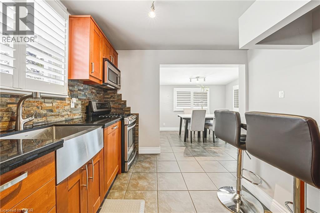 165 E 38th Street, Hamilton, Ontario  L8V 4E8 - Photo 13 - 40805965