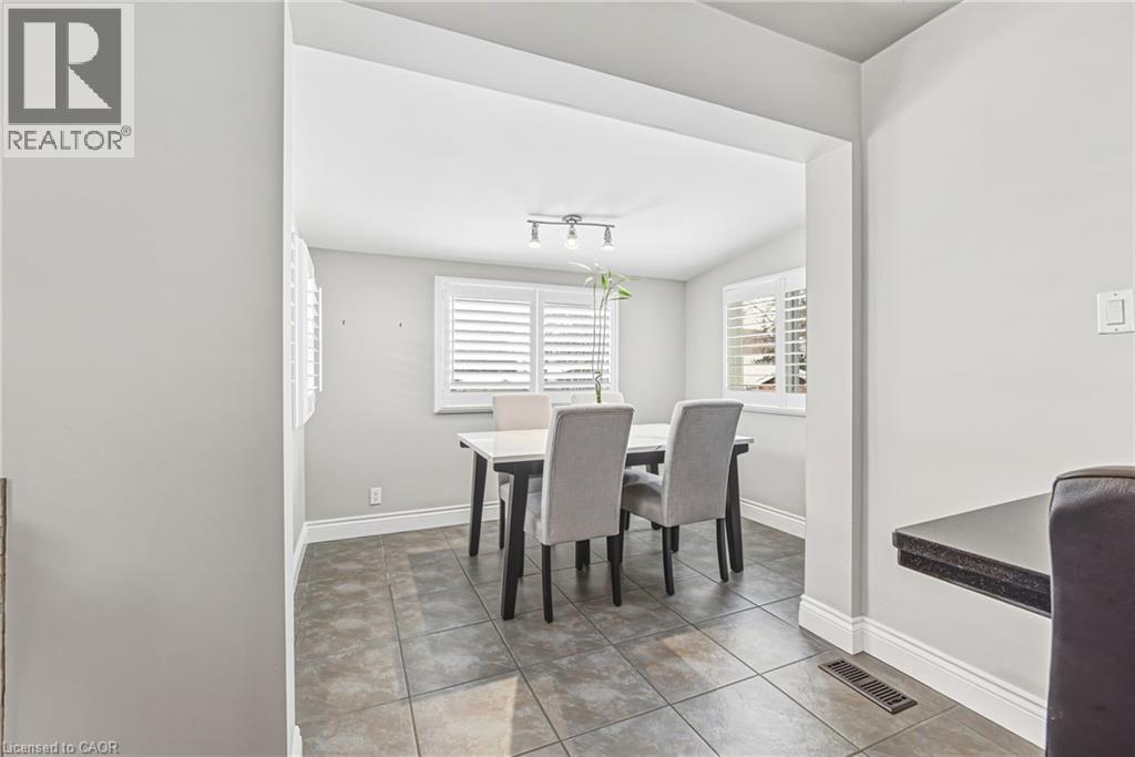 165 E 38th Street, Hamilton, Ontario  L8V 4E8 - Photo 19 - 40805965