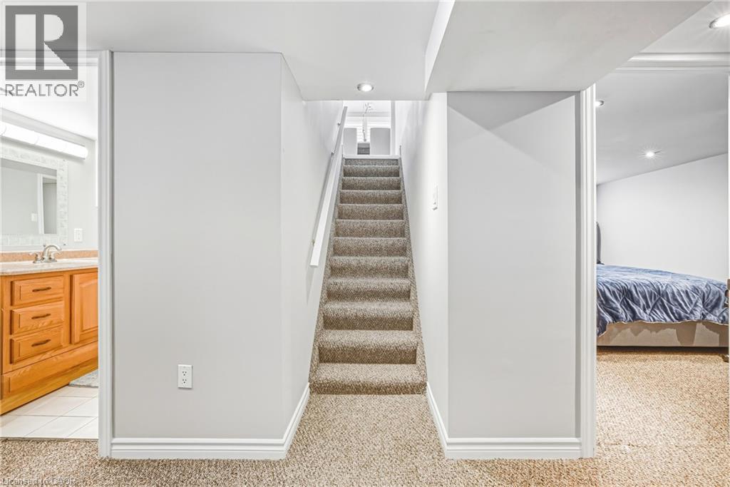 165 E 38th Street, Hamilton, Ontario  L8V 4E8 - Photo 22 - 40805965