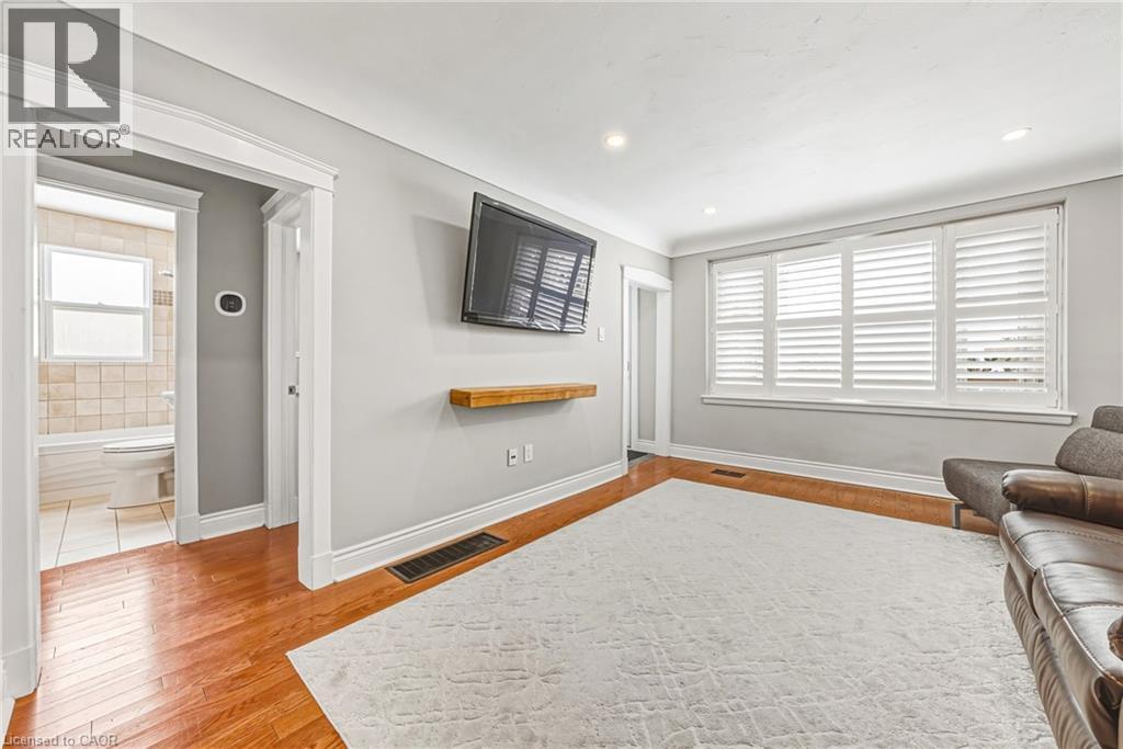 165 E 38th Street, Hamilton, Ontario  L8V 4E8 - Photo 7 - 40805965