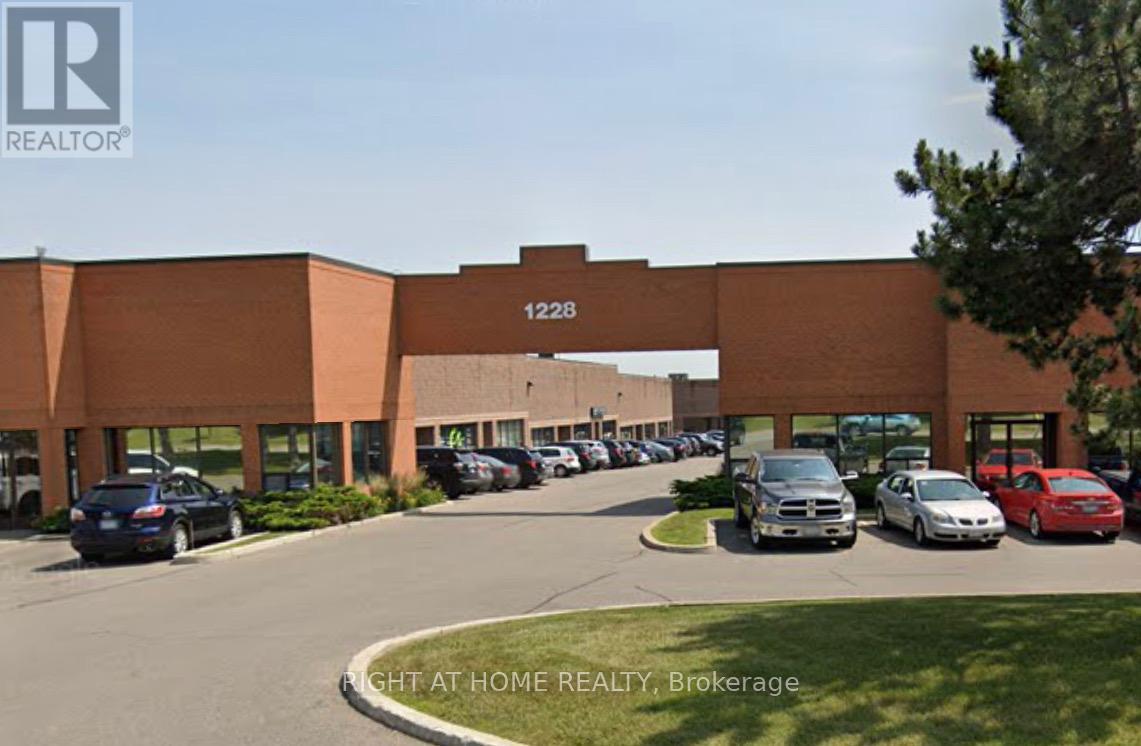 4 - 1228 GORHAM STREET, Newmarket, Ontario