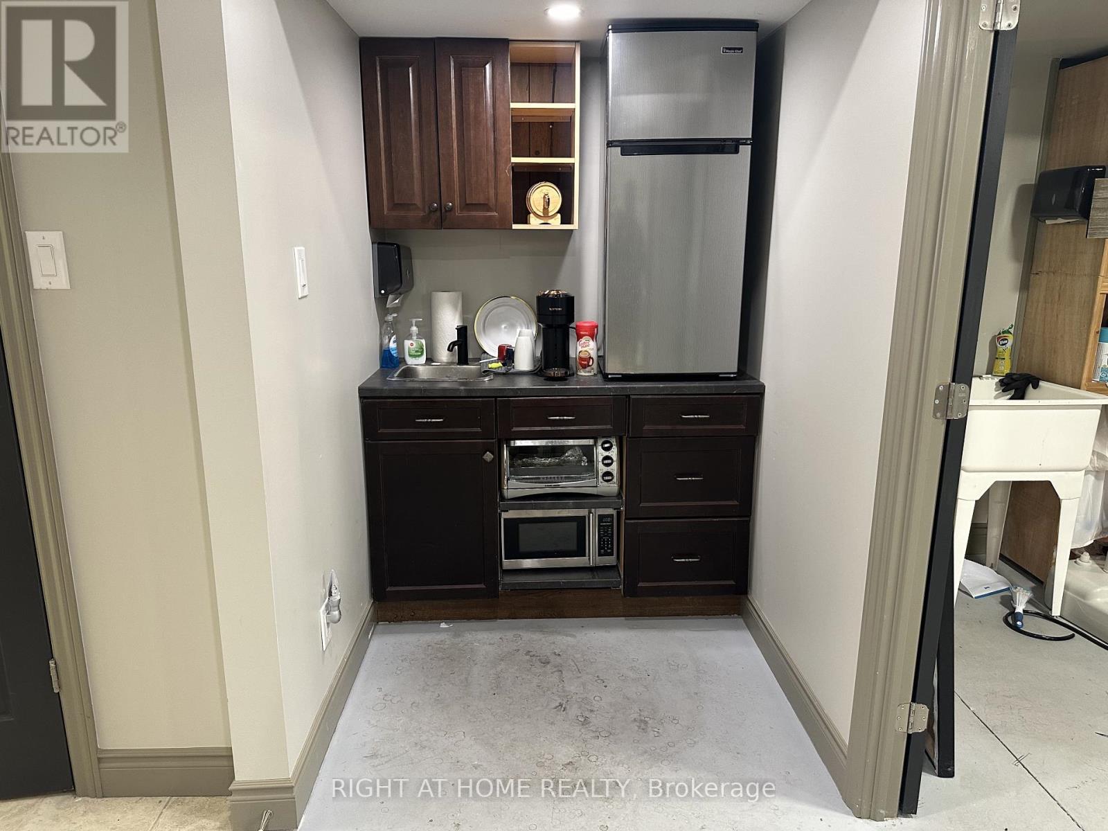 4 - 1228 Gorham Street, Newmarket, Ontario  L3Y 8Z1 - Photo 12 - N12798814