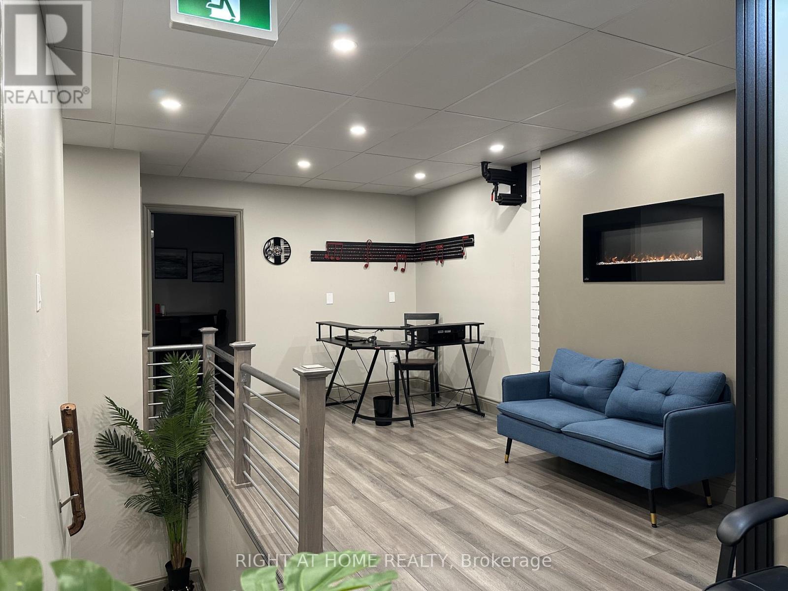 4 - 1228 Gorham Street, Newmarket, Ontario  L3Y 8Z1 - Photo 15 - N12798814