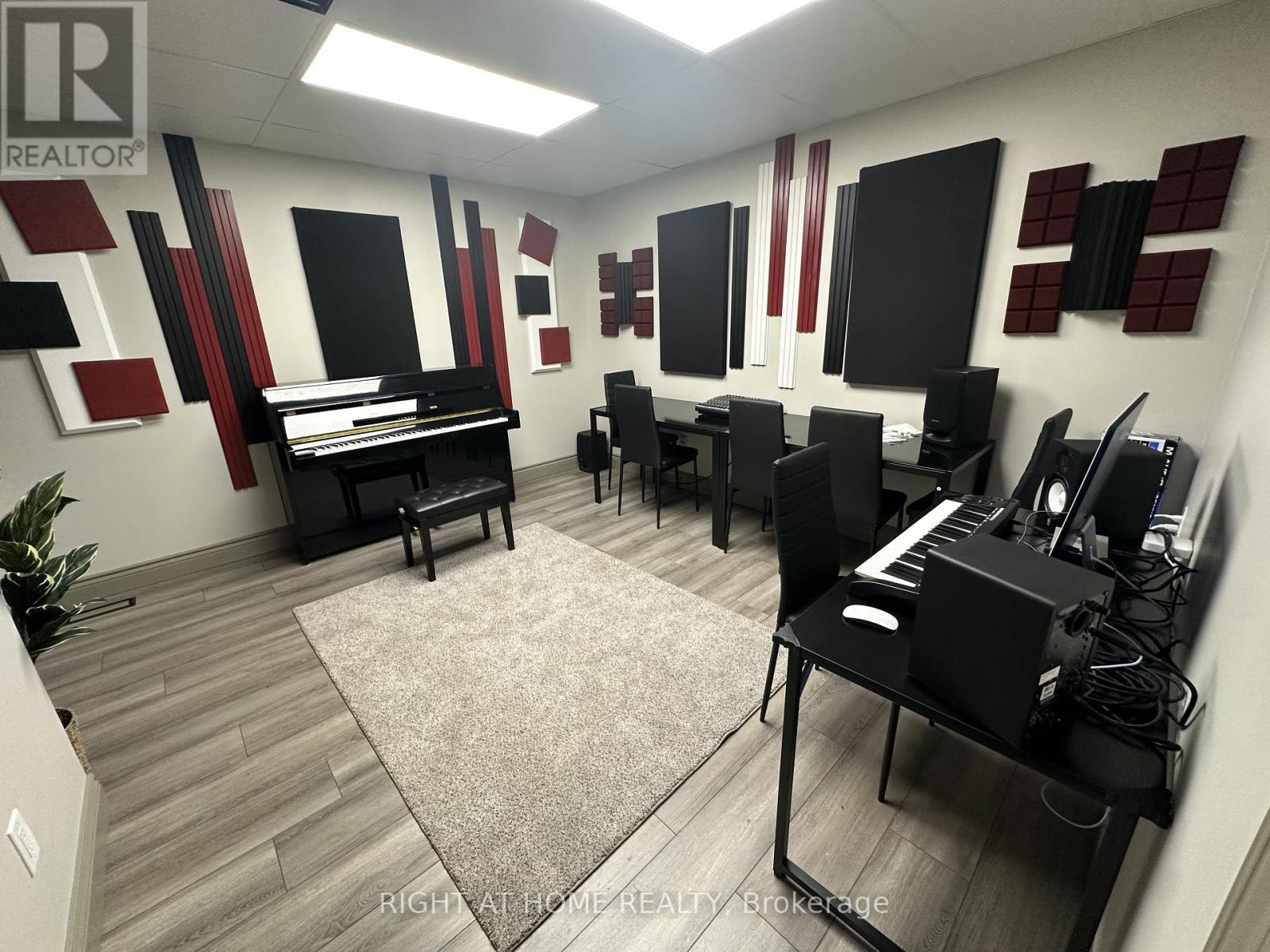 4 - 1228 Gorham Street, Newmarket, Ontario  L3Y 8Z1 - Photo 18 - N12798814