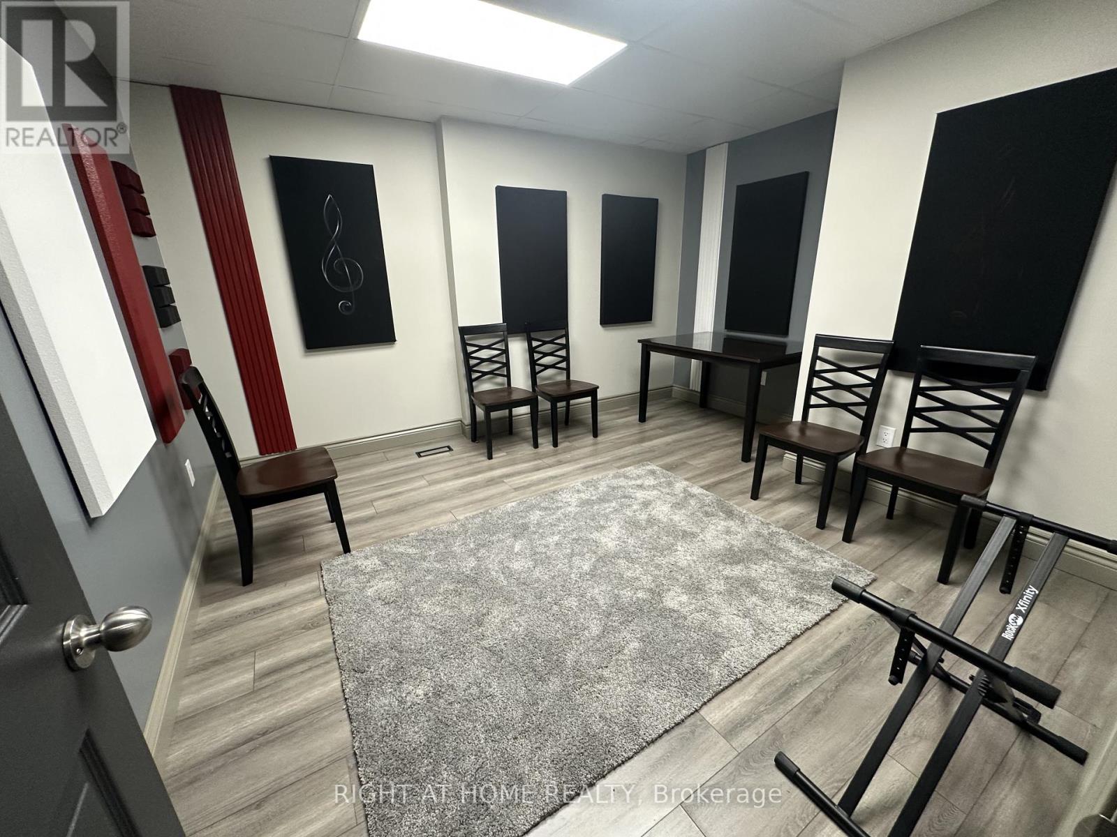 4 - 1228 Gorham Street, Newmarket, Ontario  L3Y 8Z1 - Photo 19 - N12798814