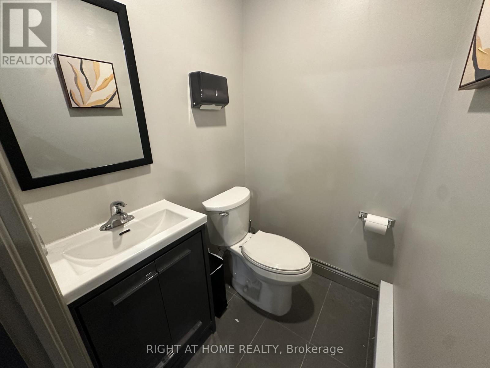 4 - 1228 Gorham Street, Newmarket, Ontario  L3Y 8Z1 - Photo 26 - N12798814