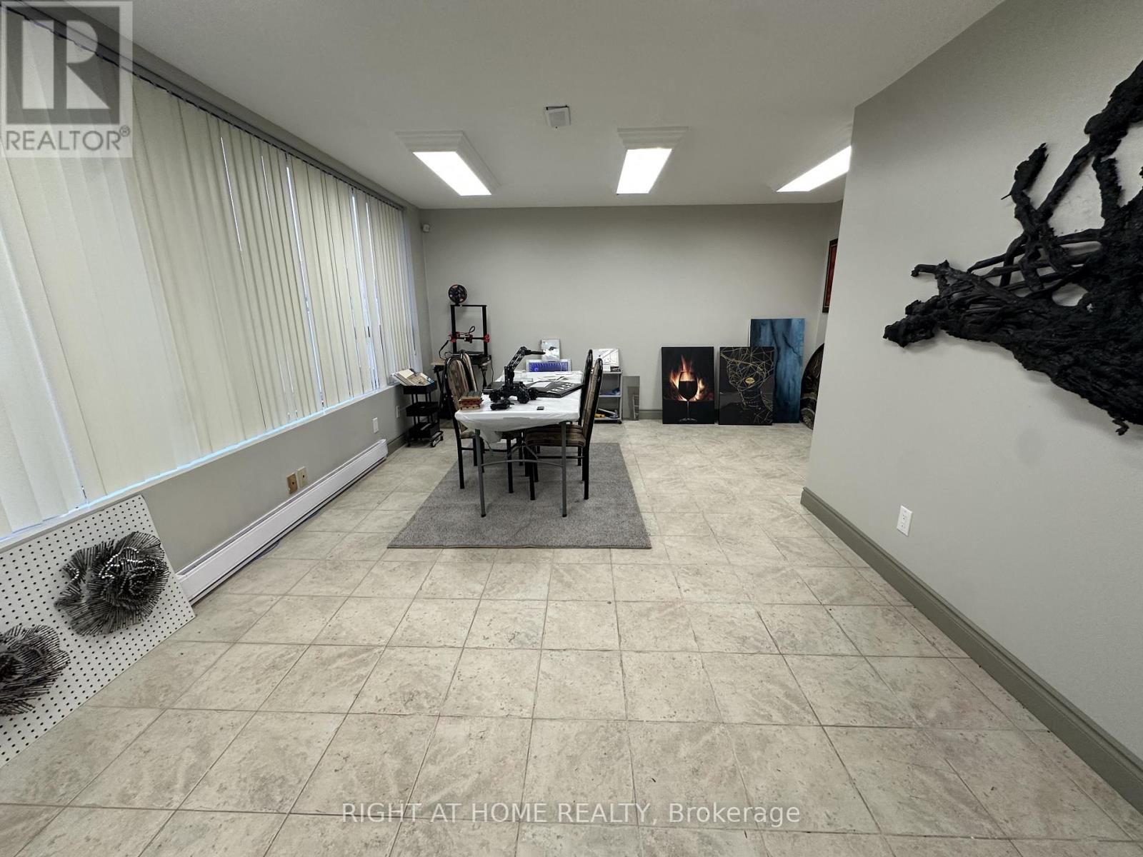 4 - 1228 Gorham Street, Newmarket, Ontario  L3Y 8Z1 - Photo 4 - N12798814