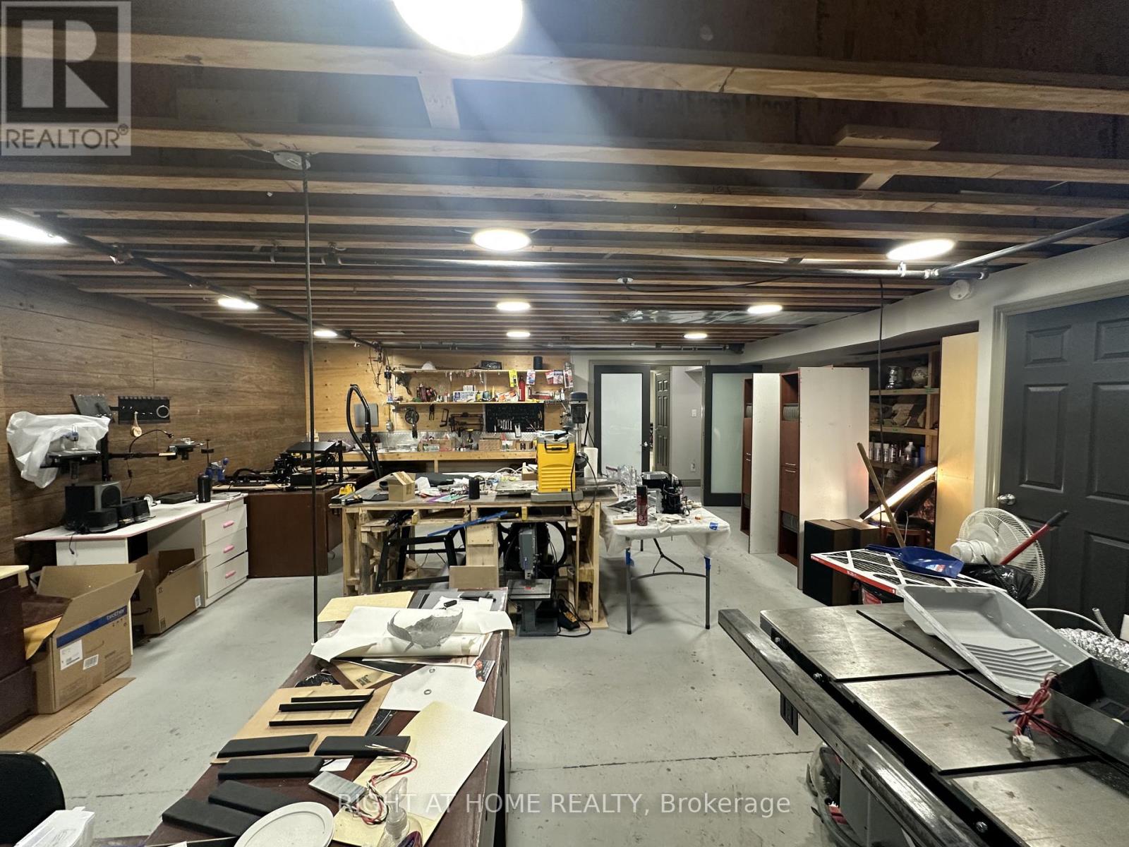 4 - 1228 Gorham Street, Newmarket, Ontario  L3Y 8Z1 - Photo 7 - N12798814