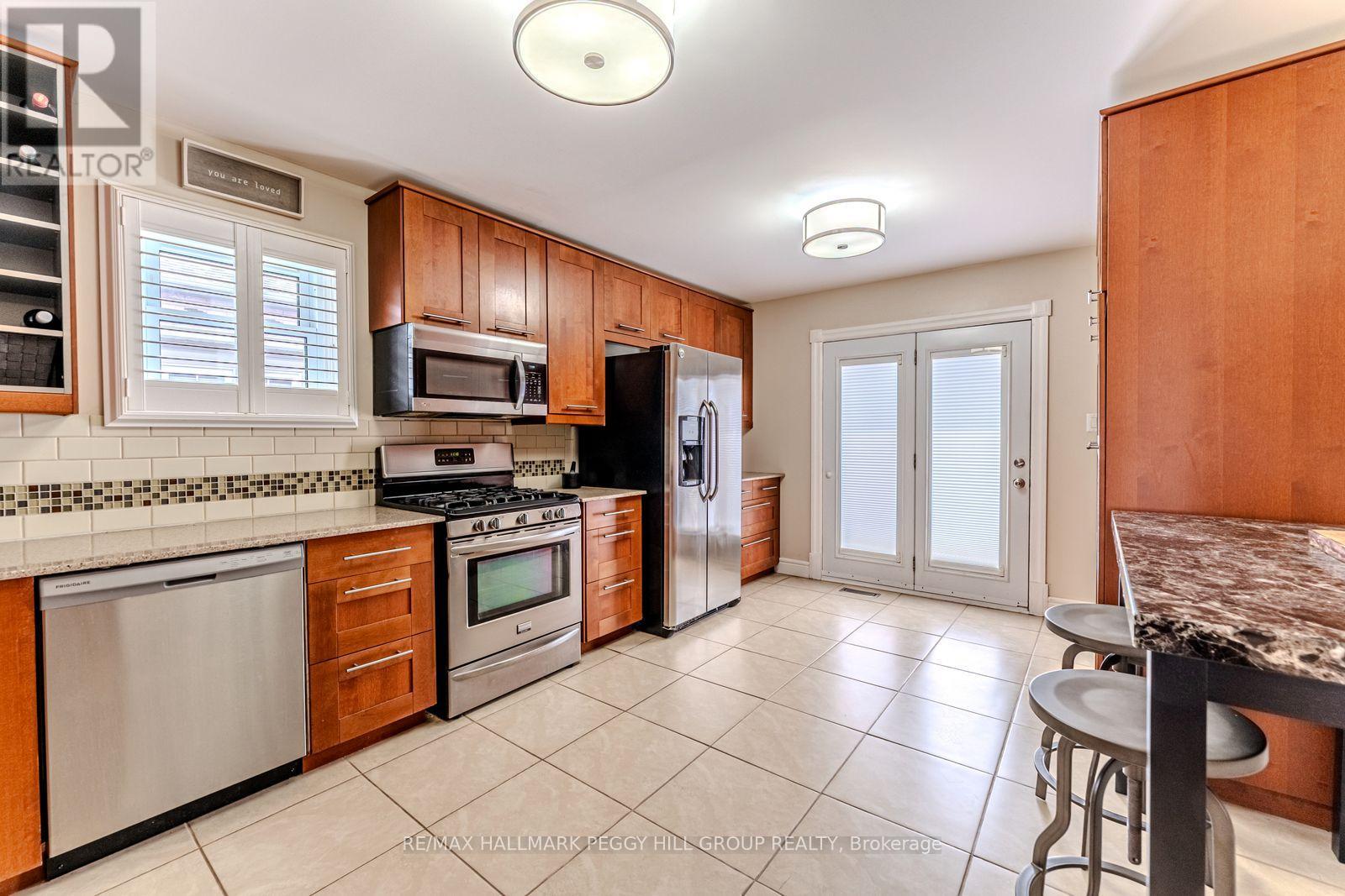 122 Fletcher Street, Bradford West Gwillimbury (Bradford), Ontario  L3Z 2Y9 - Photo 4 - N12798920