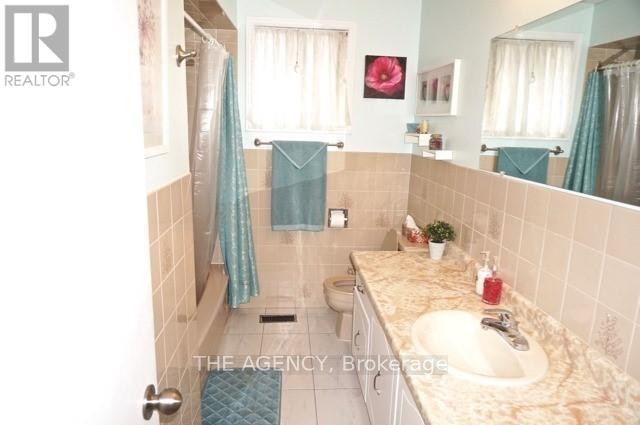 167 Stephenson Crescent, Richmond Hill, Ontario  L4C 5T3 - Photo 10 - N12798922