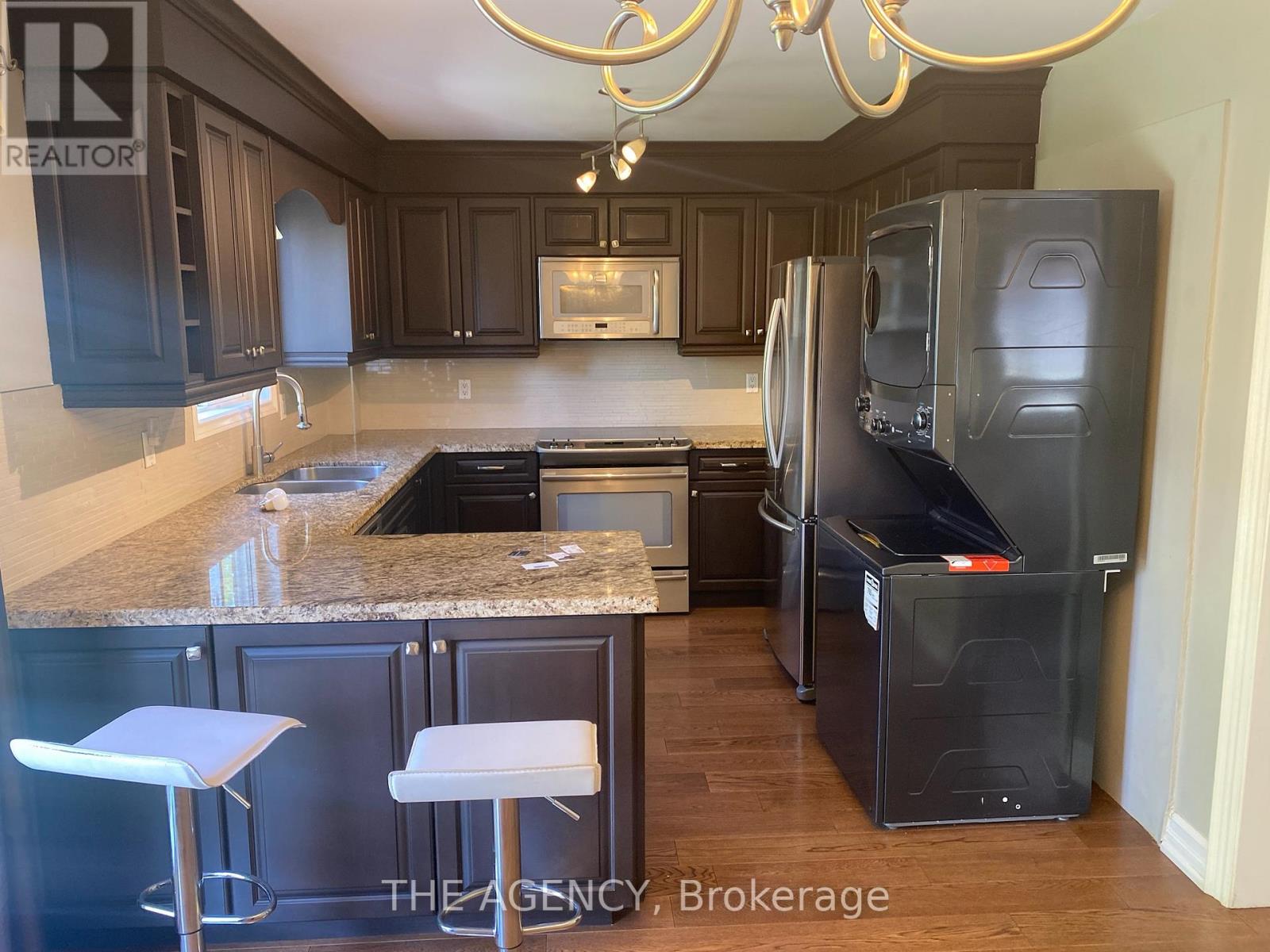 167 Stephenson Crescent, Richmond Hill, Ontario  L4C 5T3 - Photo 3 - N12798922