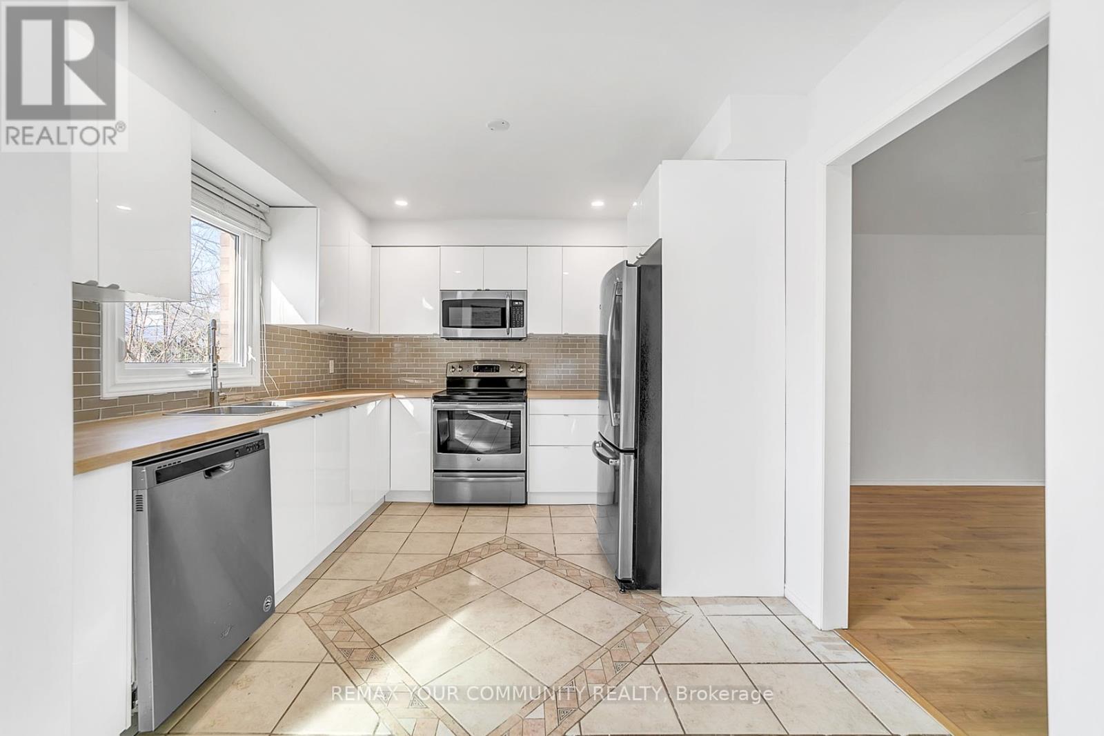 391 Hickling Trail, Barrie (Grove East), Ontario  L4M 6A9 - Photo 14 - S12798822