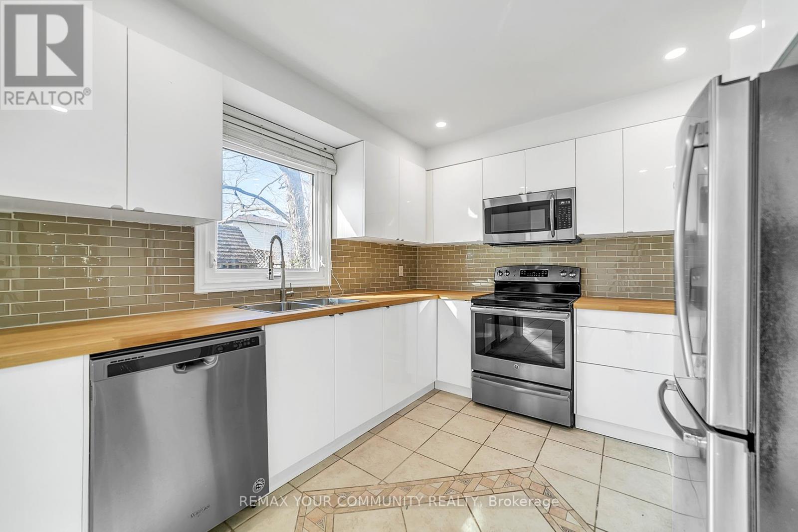 391 Hickling Trail, Barrie (Grove East), Ontario  L4M 6A9 - Photo 15 - S12798822