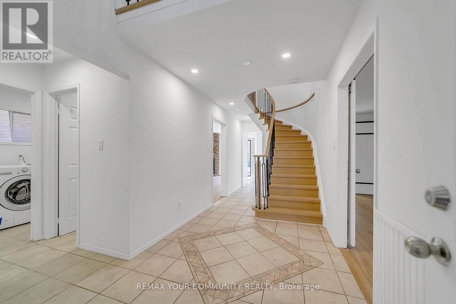 391 Hickling Trail, Barrie (Grove East), Ontario  L4M 6A9 - Photo 6 - S12798822