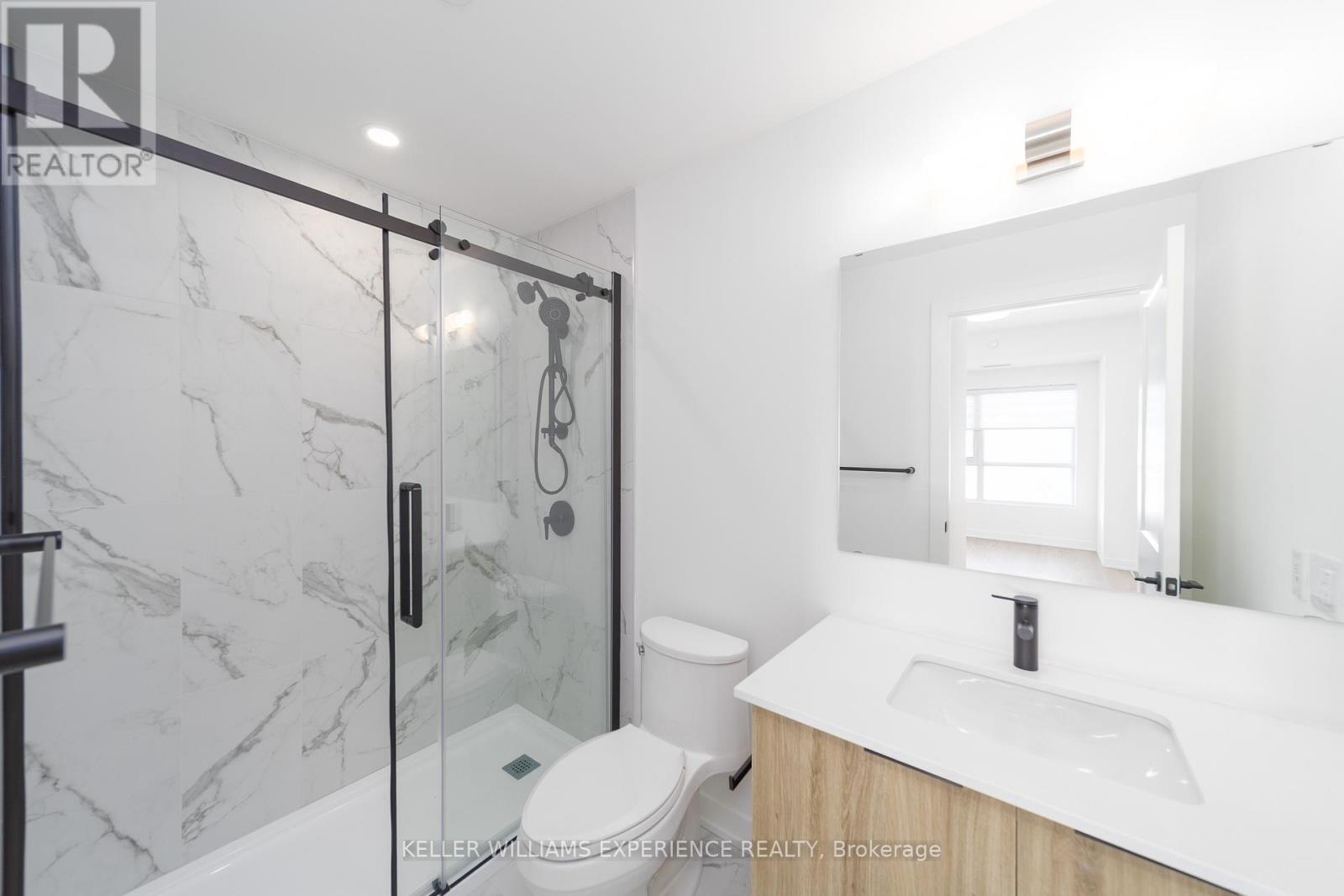 305 - 56 Lakeside Terrace, Barrie (Little Lake), Ontario  L4M 0L4 - Photo 12 - S12798870