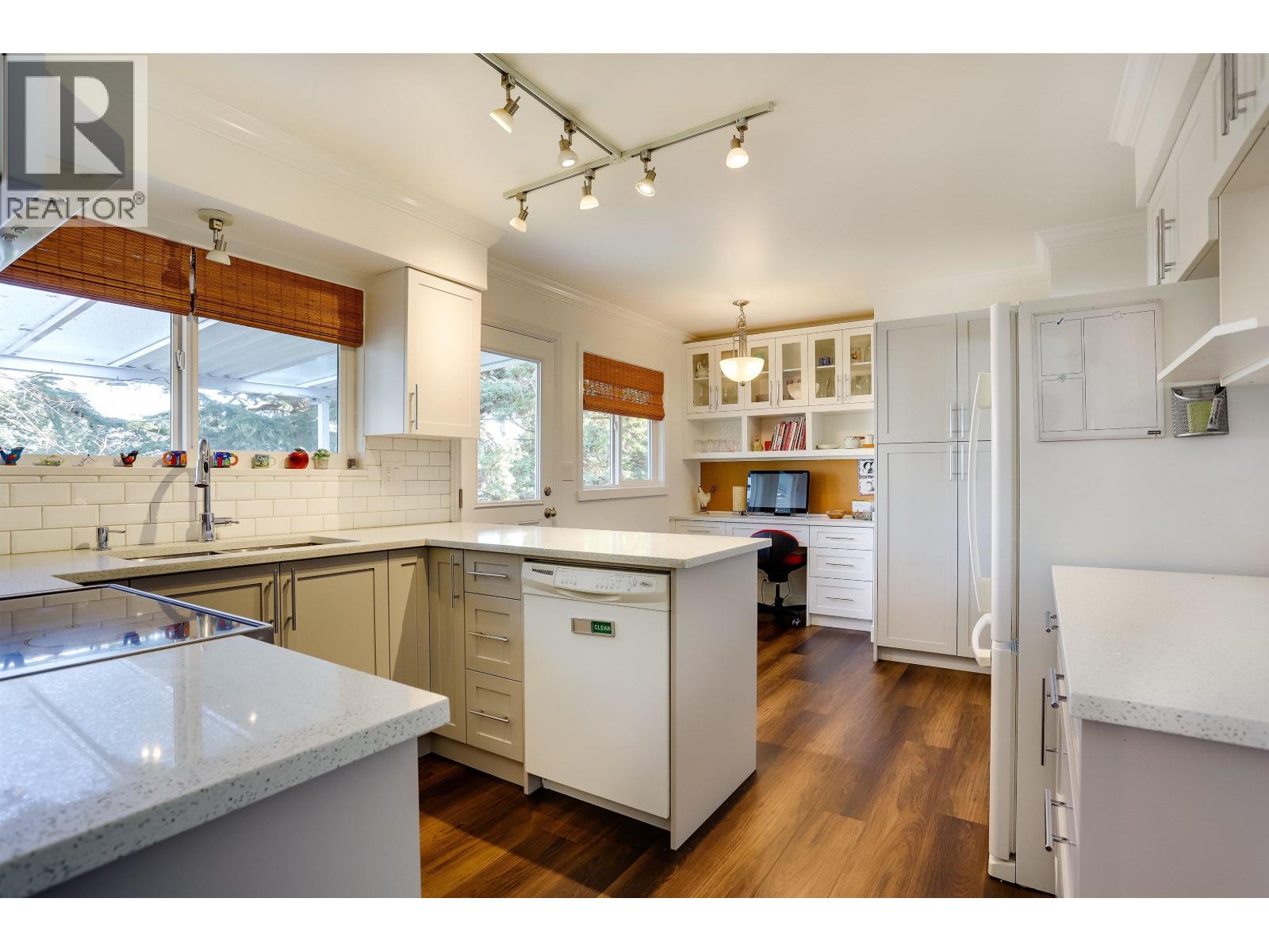 8271 Rosehill Drive, Richmond, British Columbia  V7A 2J6 - Photo 12 - R3090719