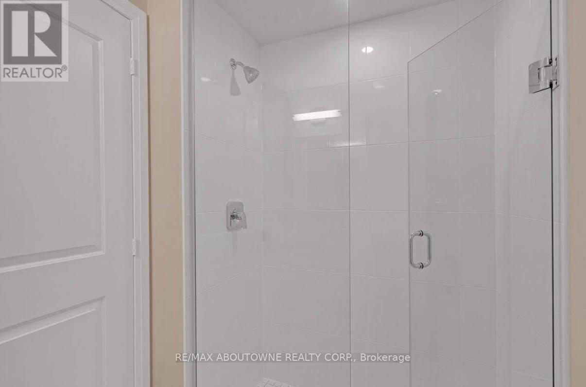 1713 - 35 Watergarden Drive, Mississauga, Ontario  L5R 0G8 - Photo 11 - W12798848