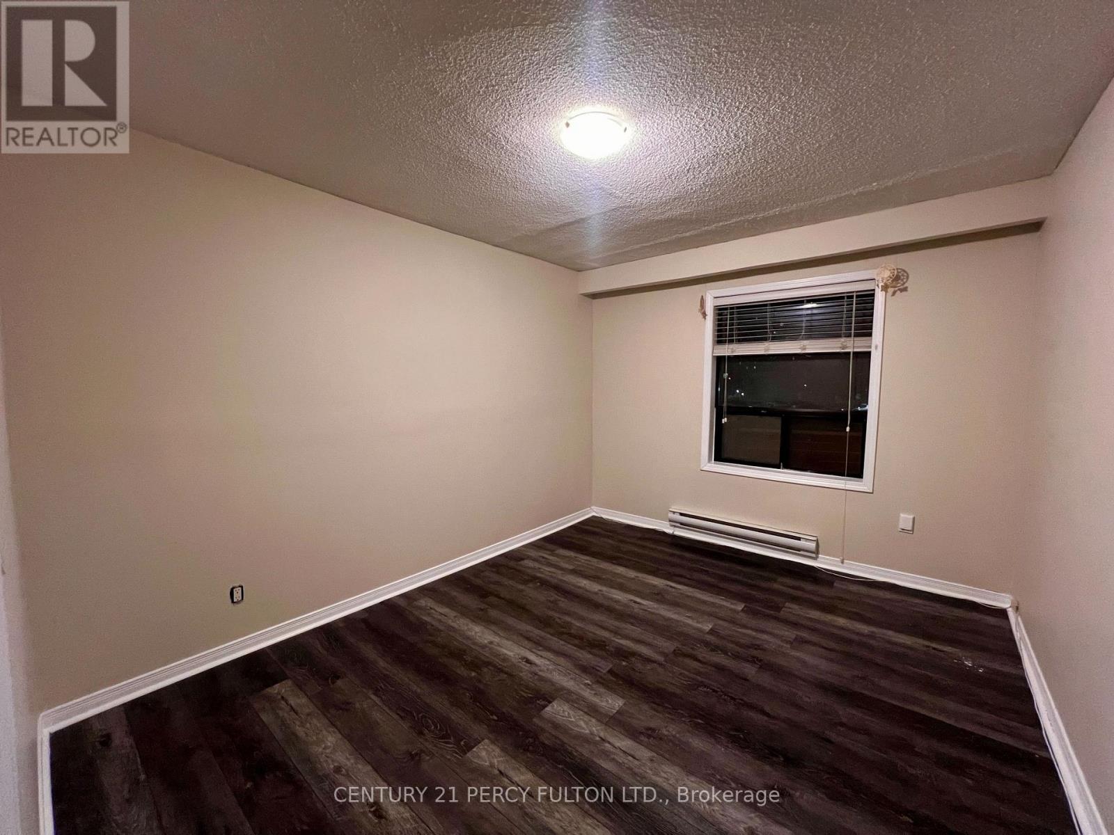 2 - 952 Scarlett Road, Toronto, Ontario  M9P 2V6 - Photo 7 - W12798884