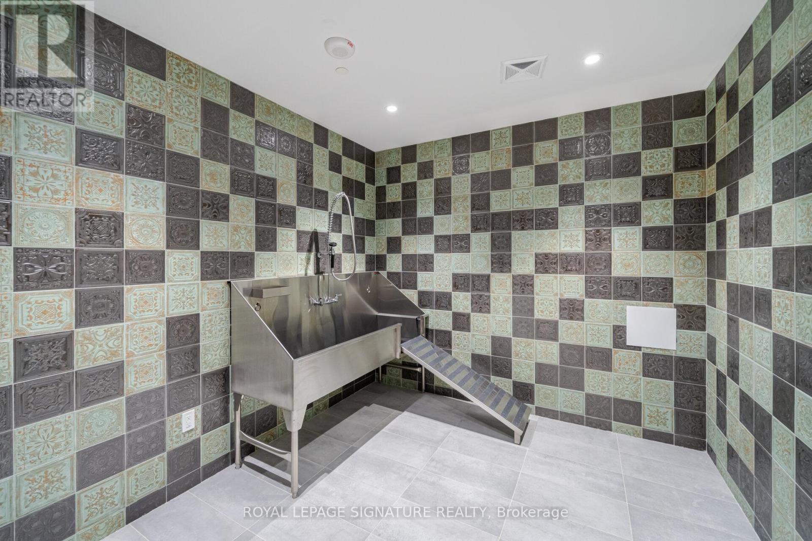 109 - 293 The Kingsway, Toronto, Ontario  M9A 0E8 - Photo 31 - W12798906