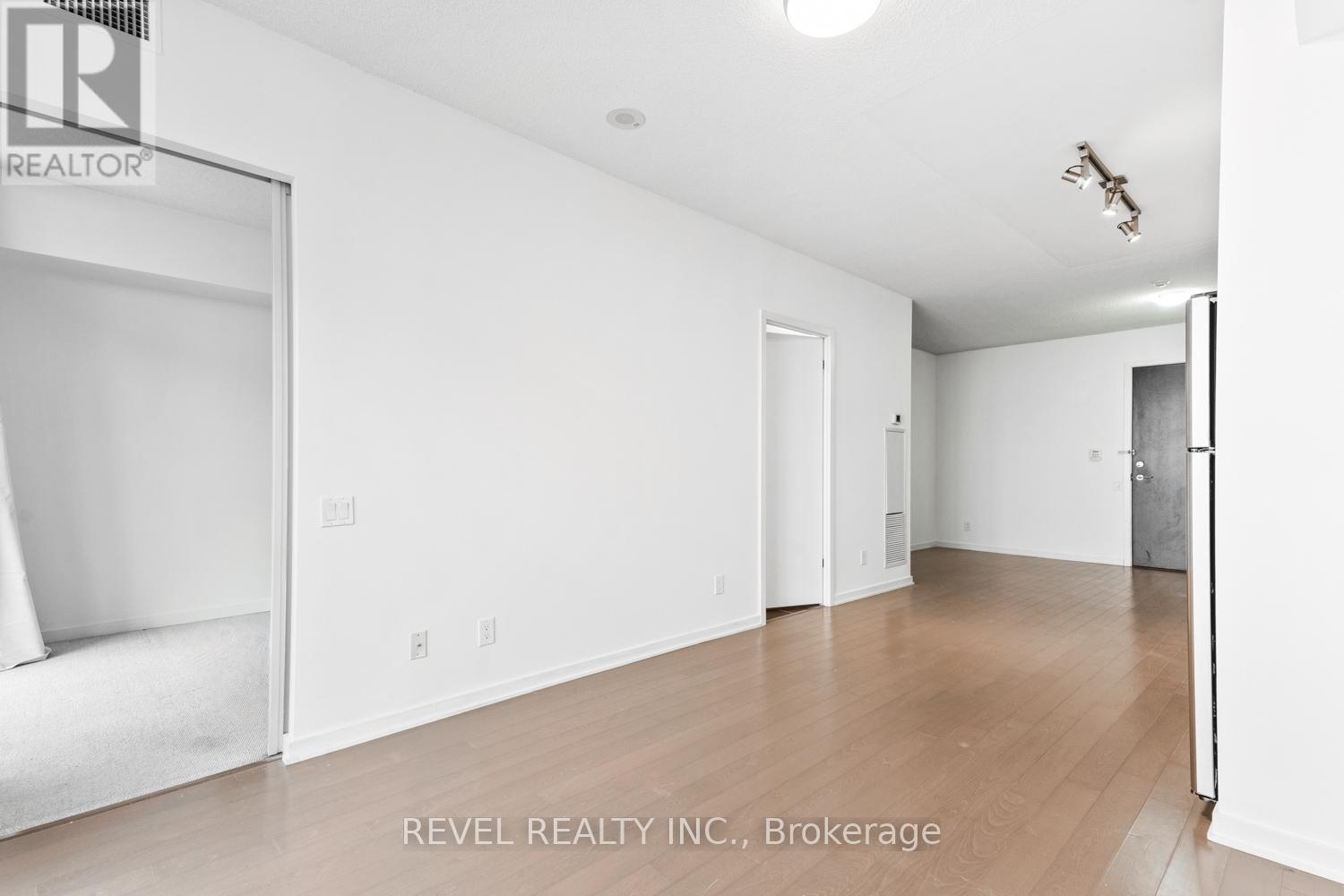 2504 - 105 The Queensway Avenue, Toronto, Ontario  M6S 5B5 - Photo 11 - W12798936