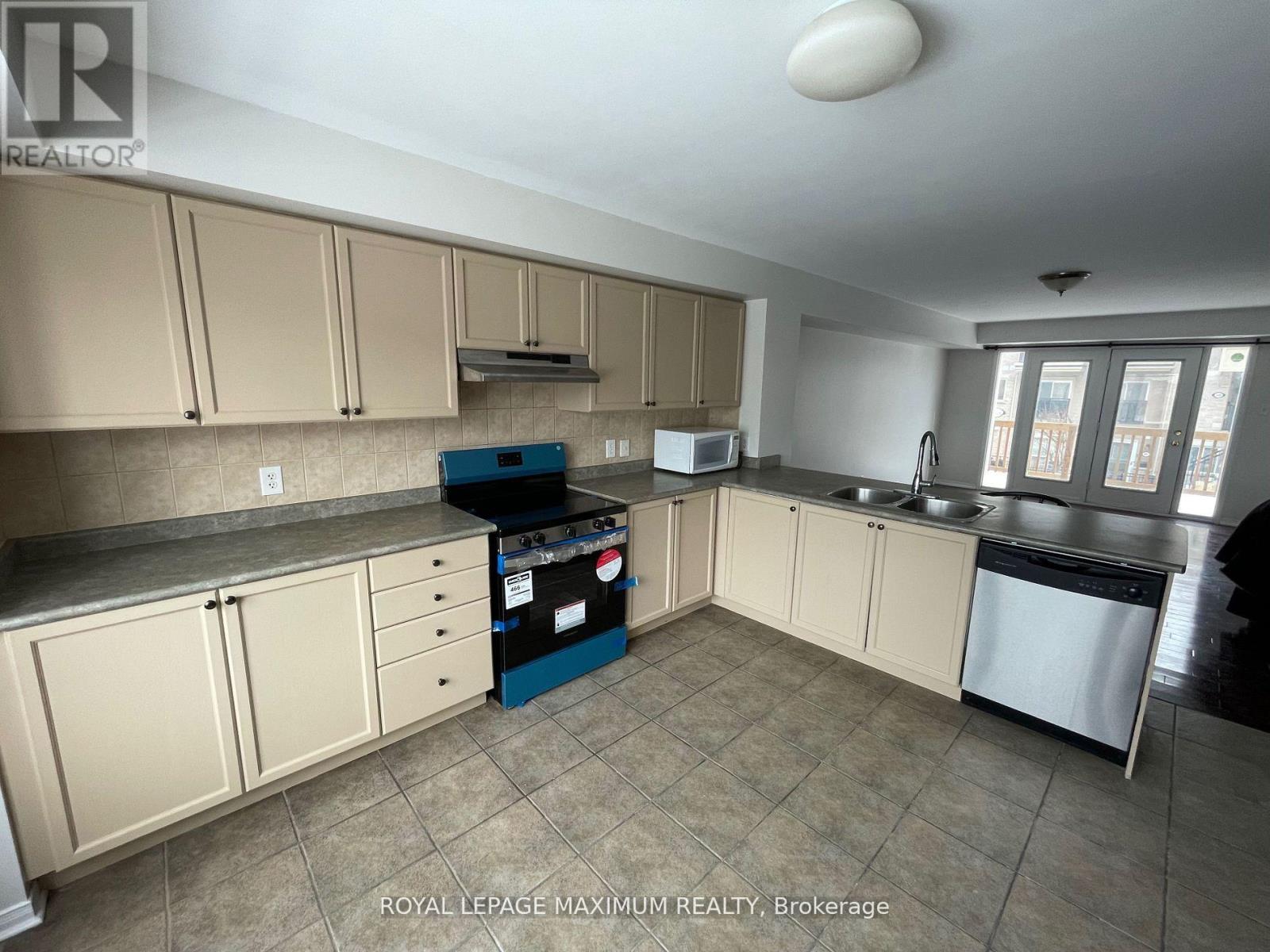 78 - 3066 Eglinton Avenue W, Mississauga, Ontario  L5M 8E4 - Photo 2 - W12798938