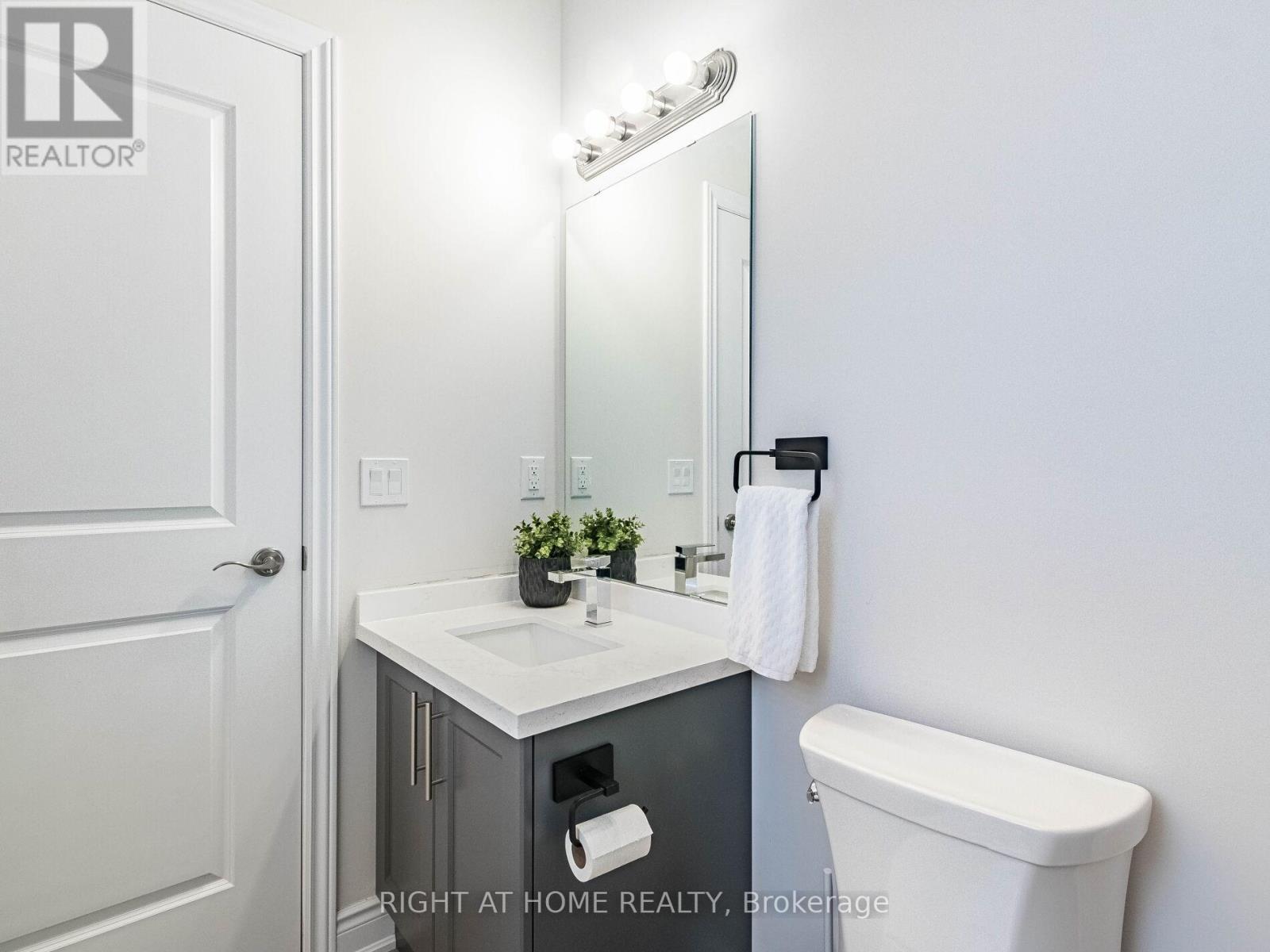 95 Viva Gardens, Oakville, Ontario  L6H 0Z2 - Photo 24 - W12798940