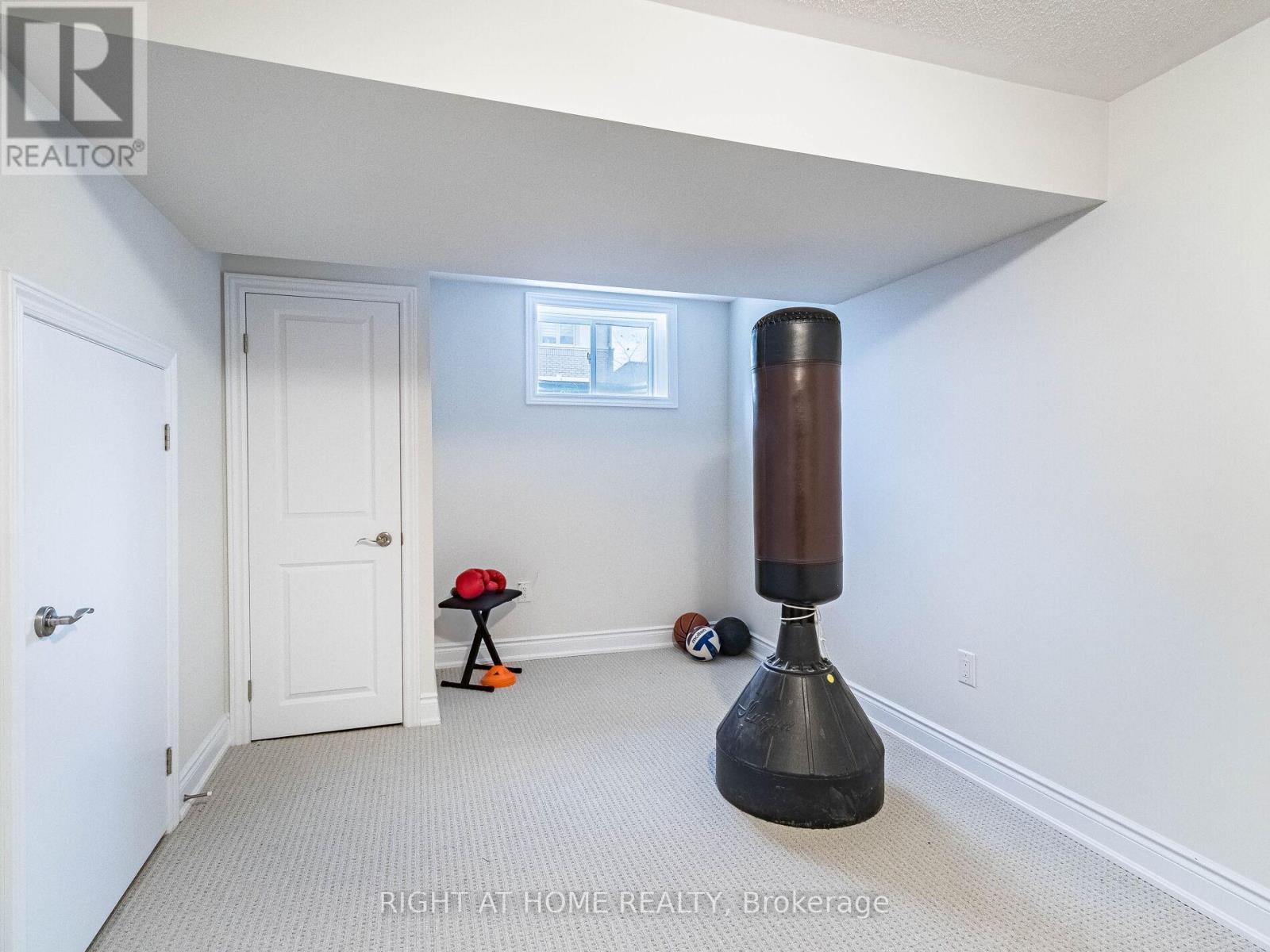 95 Viva Gardens, Oakville, Ontario  L6H 0Z2 - Photo 28 - W12798940