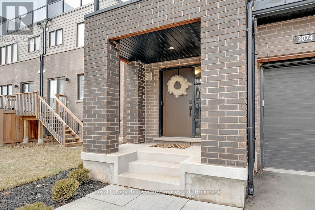 3074 Cascade Common, Oakville, Ontario  L6H 0R7 - Photo 2 - W12798952