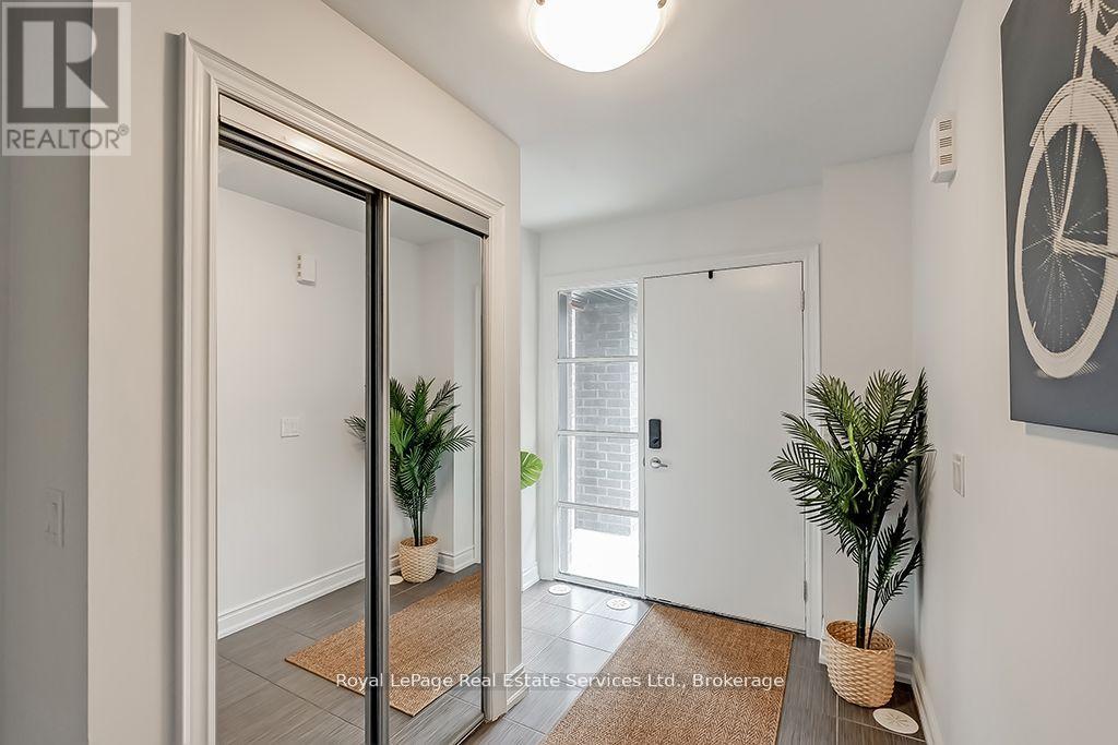 3074 Cascade Common, Oakville, Ontario  L6H 0R7 - Photo 3 - W12798952