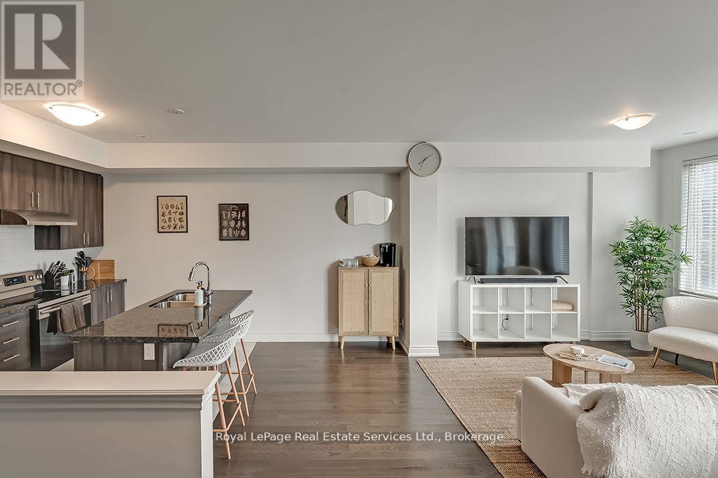 3074 Cascade Common, Oakville, Ontario  L6H 0R7 - Photo 5 - W12798952