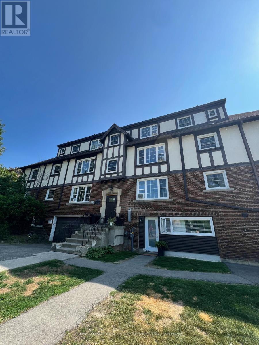 13 - 7 Brule Terrace, Toronto, Ontario  M6S 1M2 - Photo 7 - W12794934