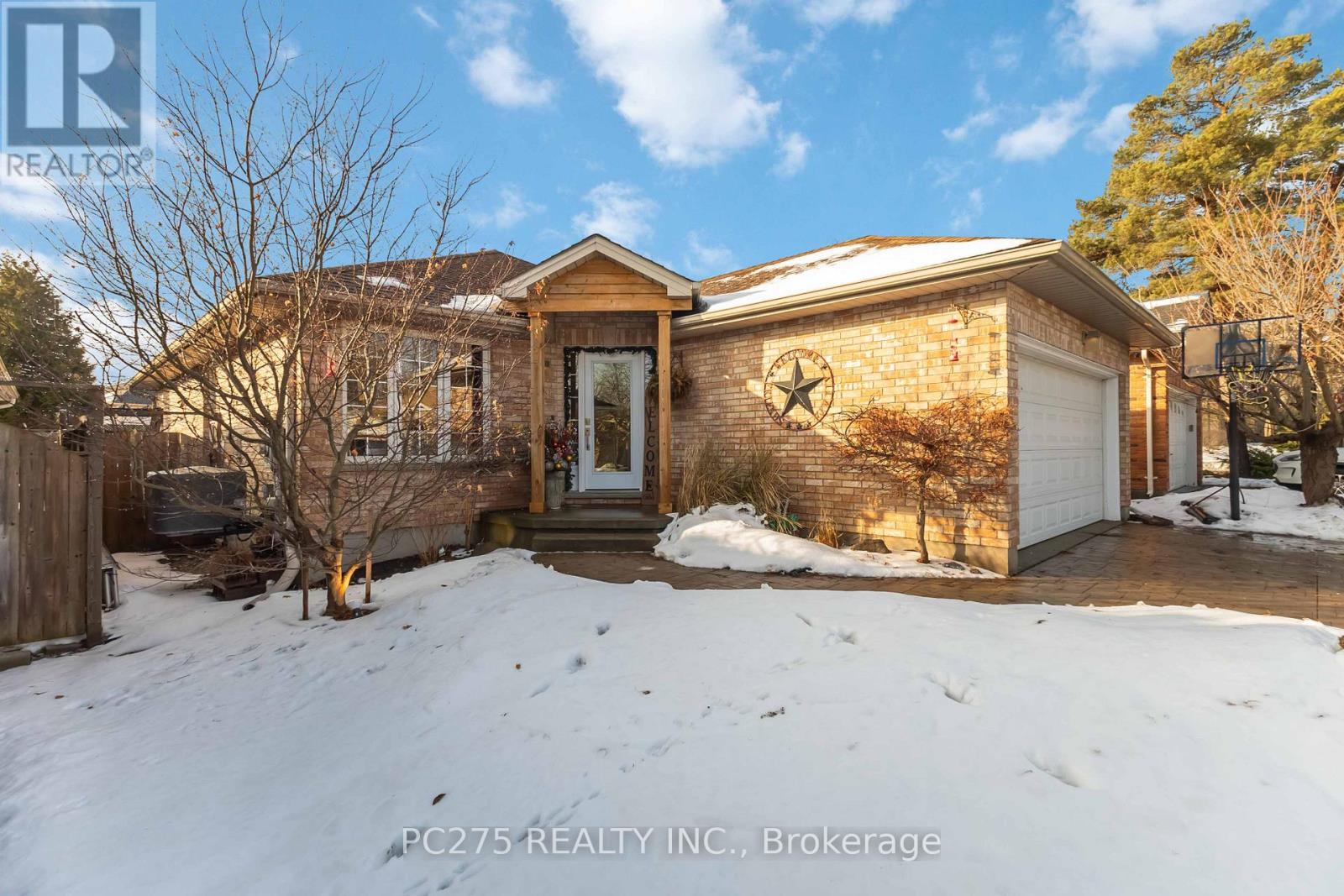 559 Thornwood Drive, London North, Ontario  N6H 5S5 - Photo 2 - X12798776