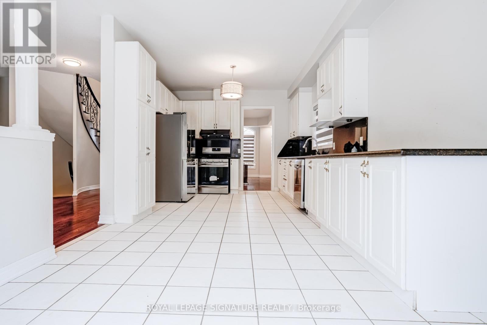 20 Watercliff Place, Hamilton, Ontario  L8E 6E5 - Photo 11 - X12792382