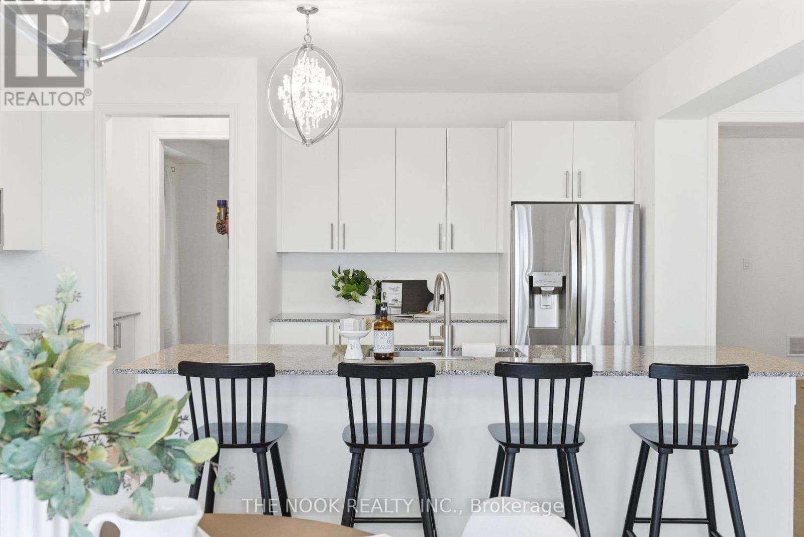 141 Lyle Drive, Clarington, Ontario  L1C 0V7 - Photo 8 - E12799086