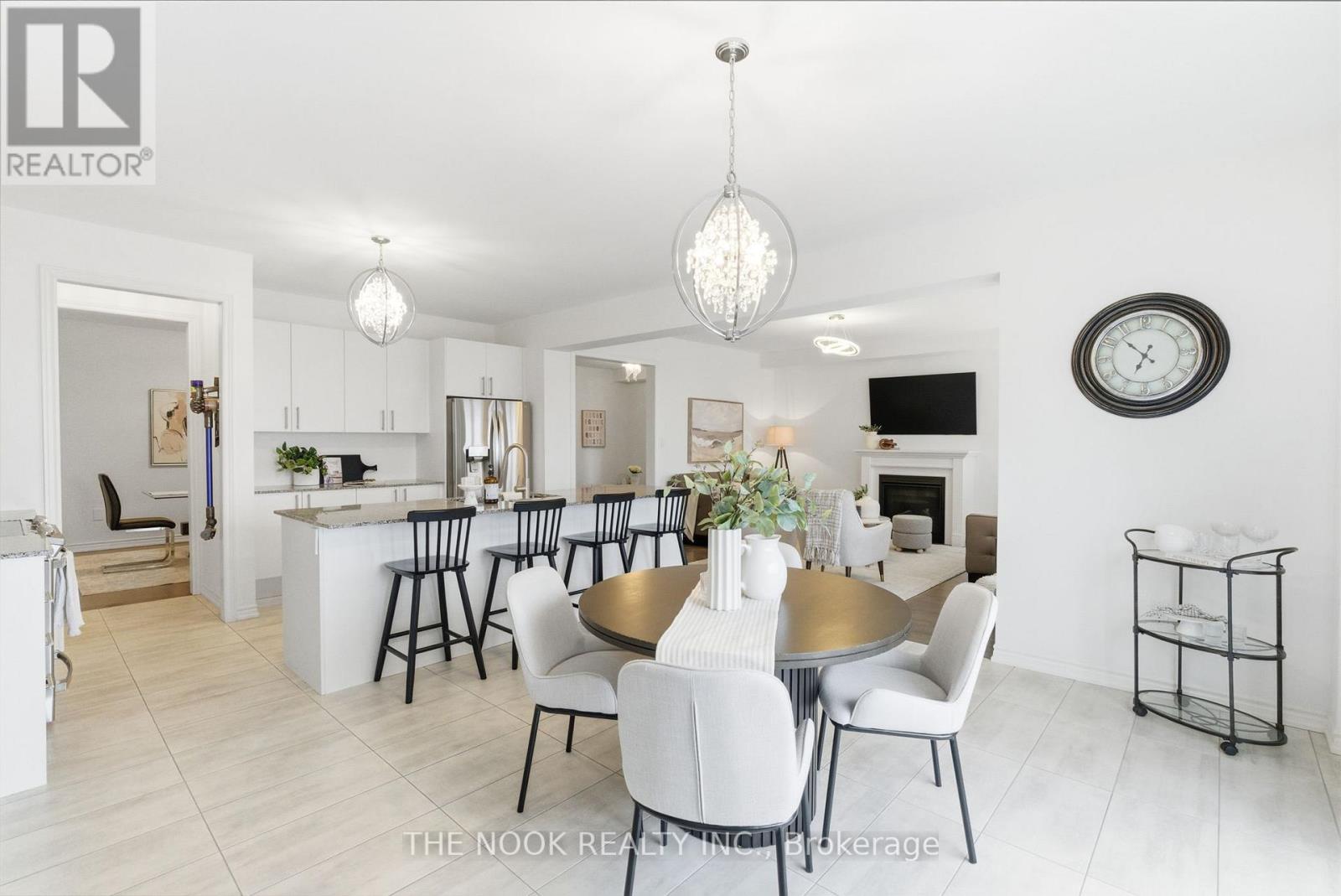 141 Lyle Drive, Clarington, Ontario  L1C 0V7 - Photo 9 - E12799086